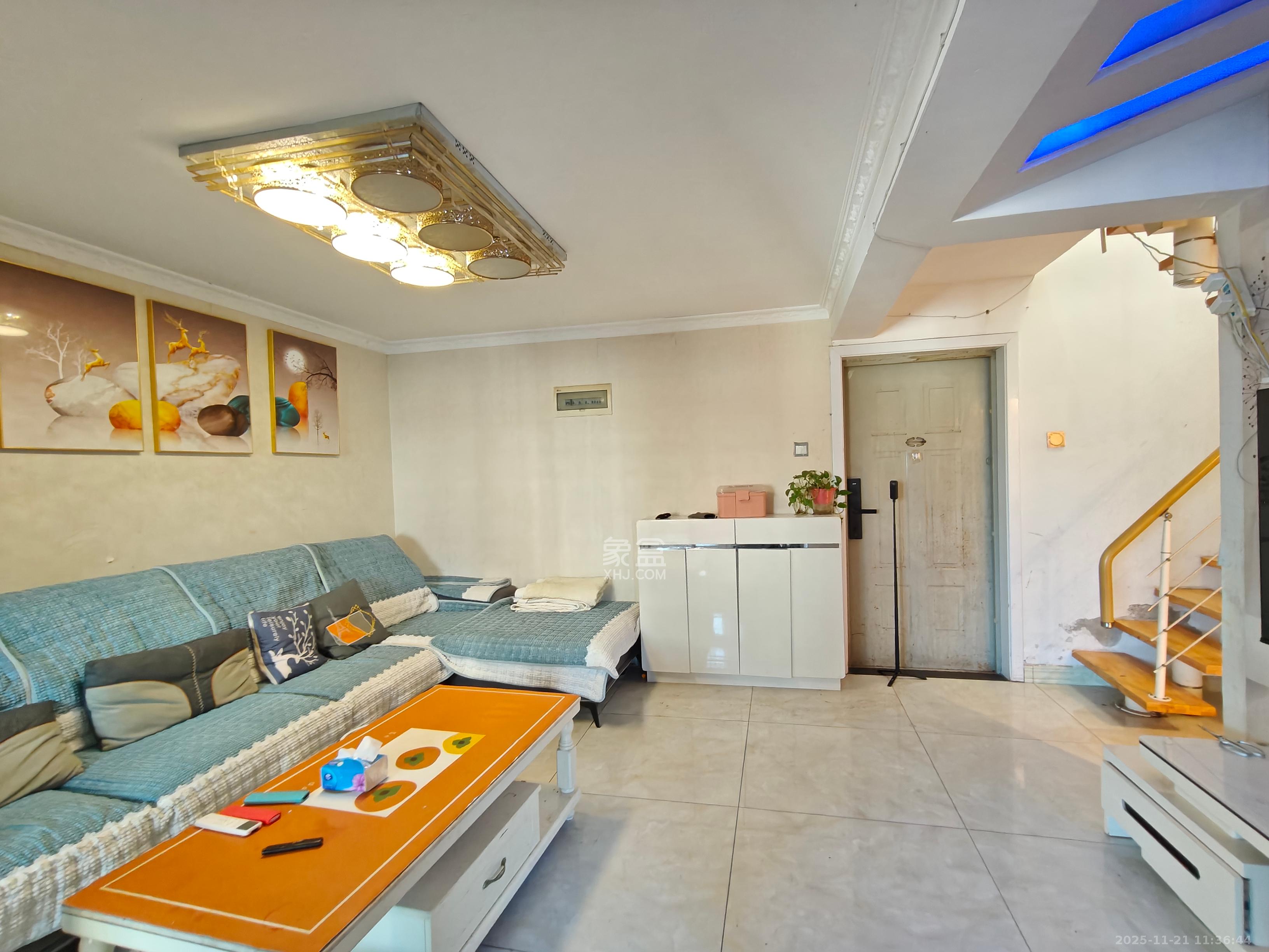 宏景名厦  4室1厅2卫    2880.0元/月室内图