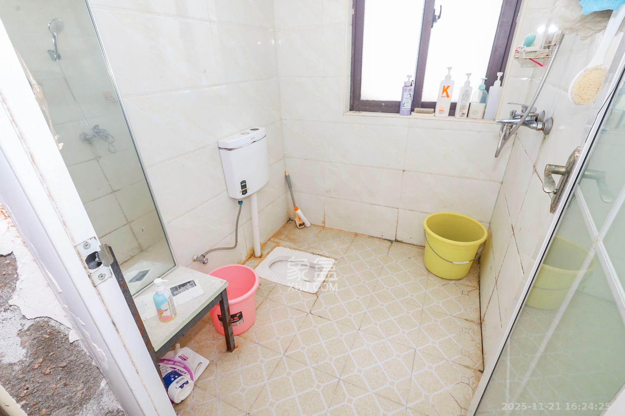 钰龙天下二期(钰龙佳园) 4室2厅1卫 2500.0元/月 钰龙天下二期(钰龙佳园) 4室2厅1卫 2500.0元/月室内图