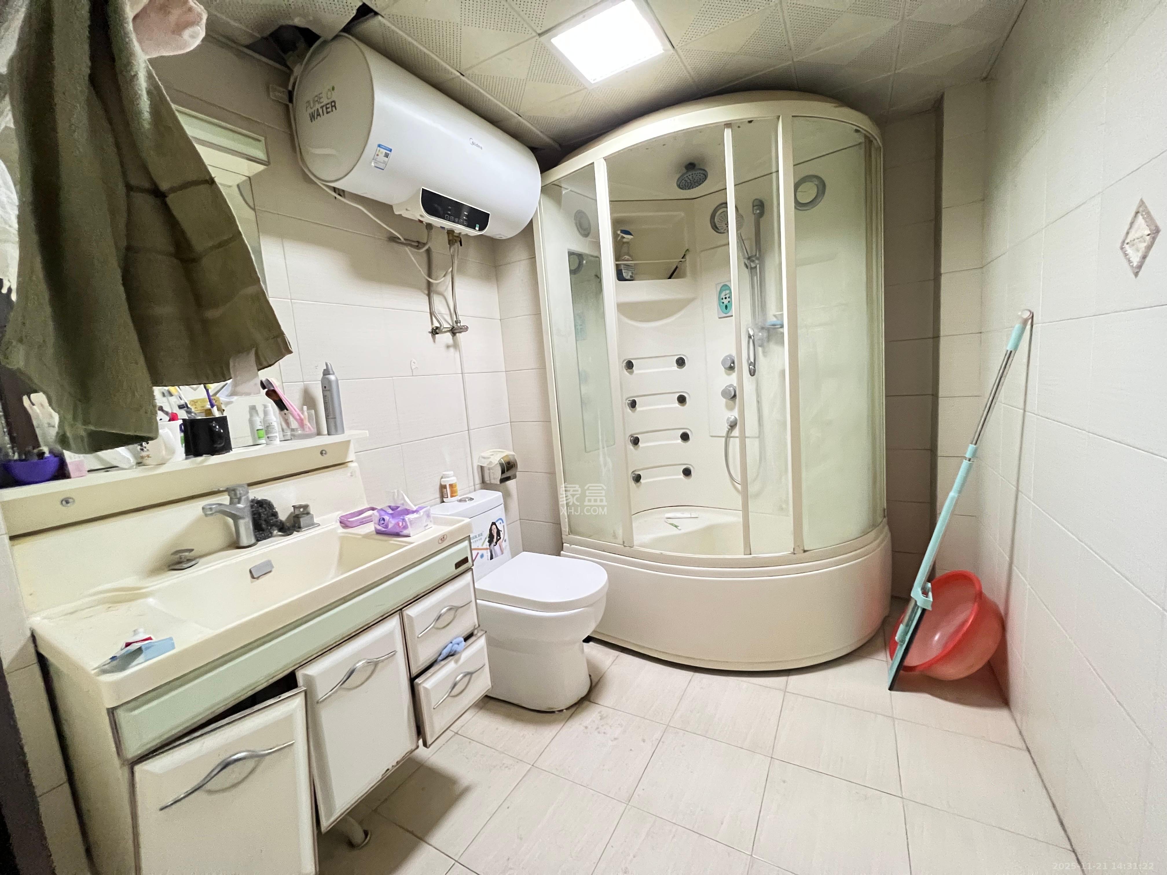 德政园 4室2厅2卫 3800.0元/月 德政园 4室2厅2卫 3800.0元/月室内图