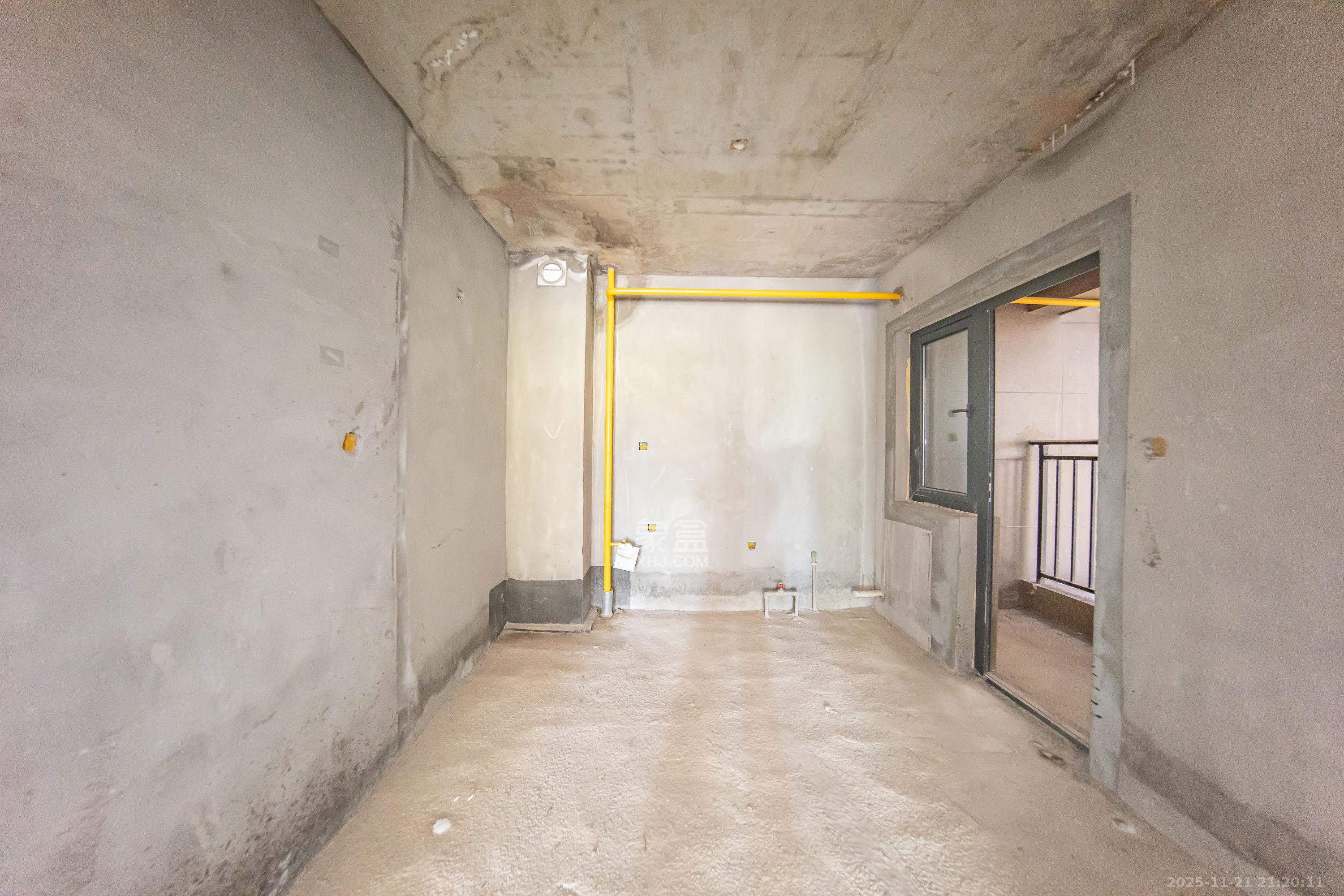 梦想滨江左岸 4室2厅2卫 100.0万 梦想滨江左岸 4室2厅2卫 100.0万厨房