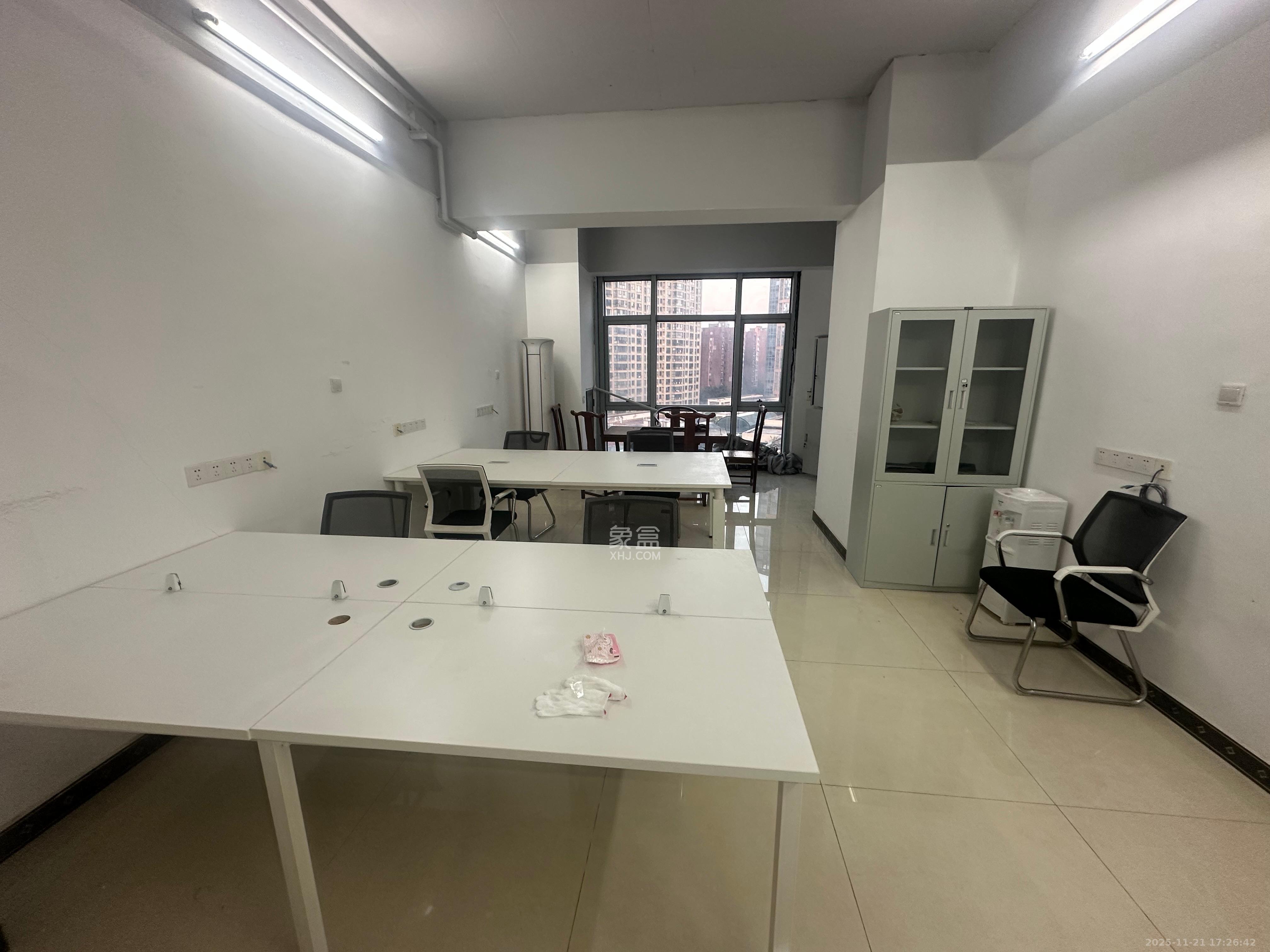 奥克斯缔壹城   52.39㎡      1100.0元/月室内图