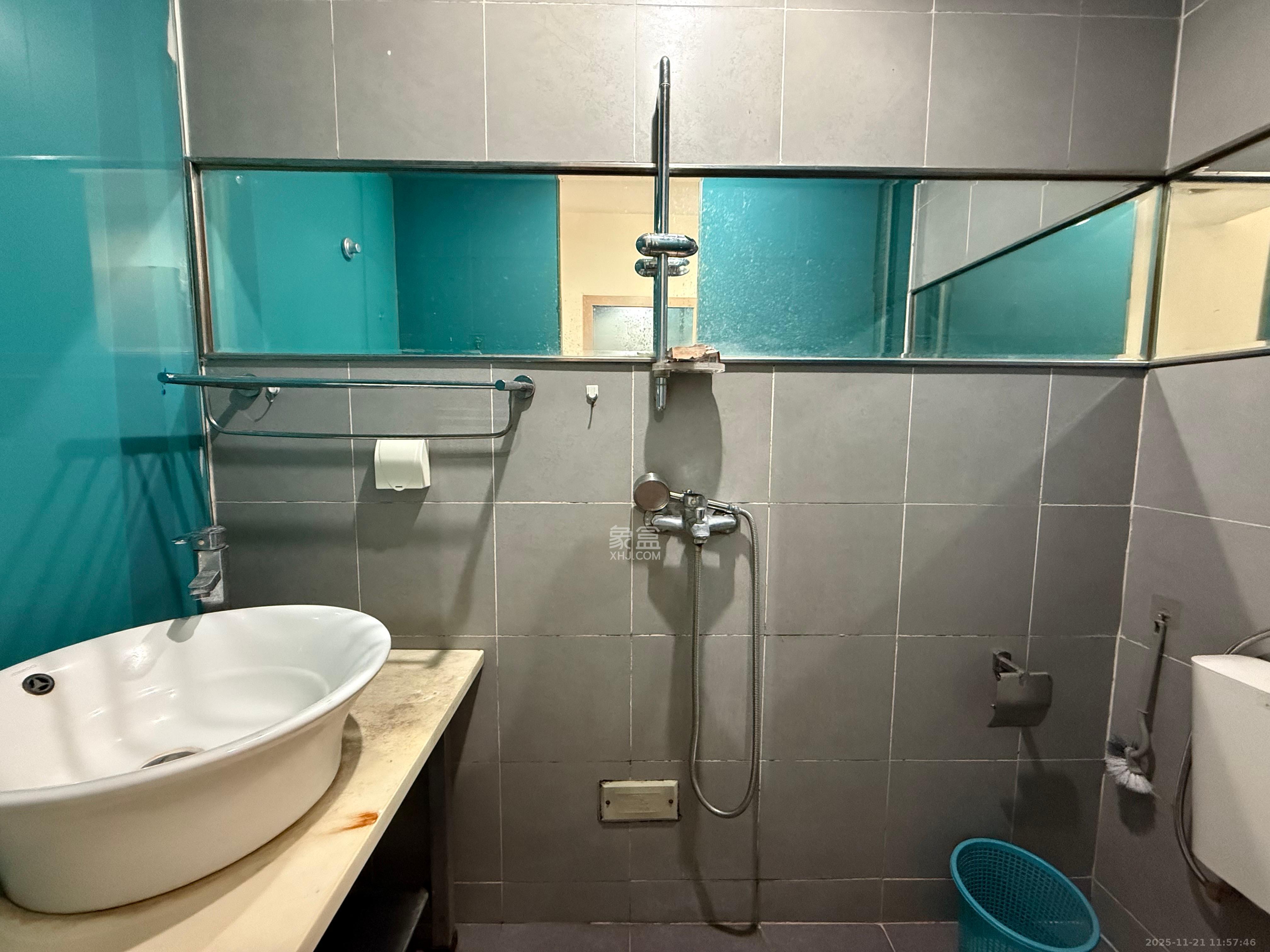 华润凤凰城一期  1室1厅1卫    1400.0元/月室内图