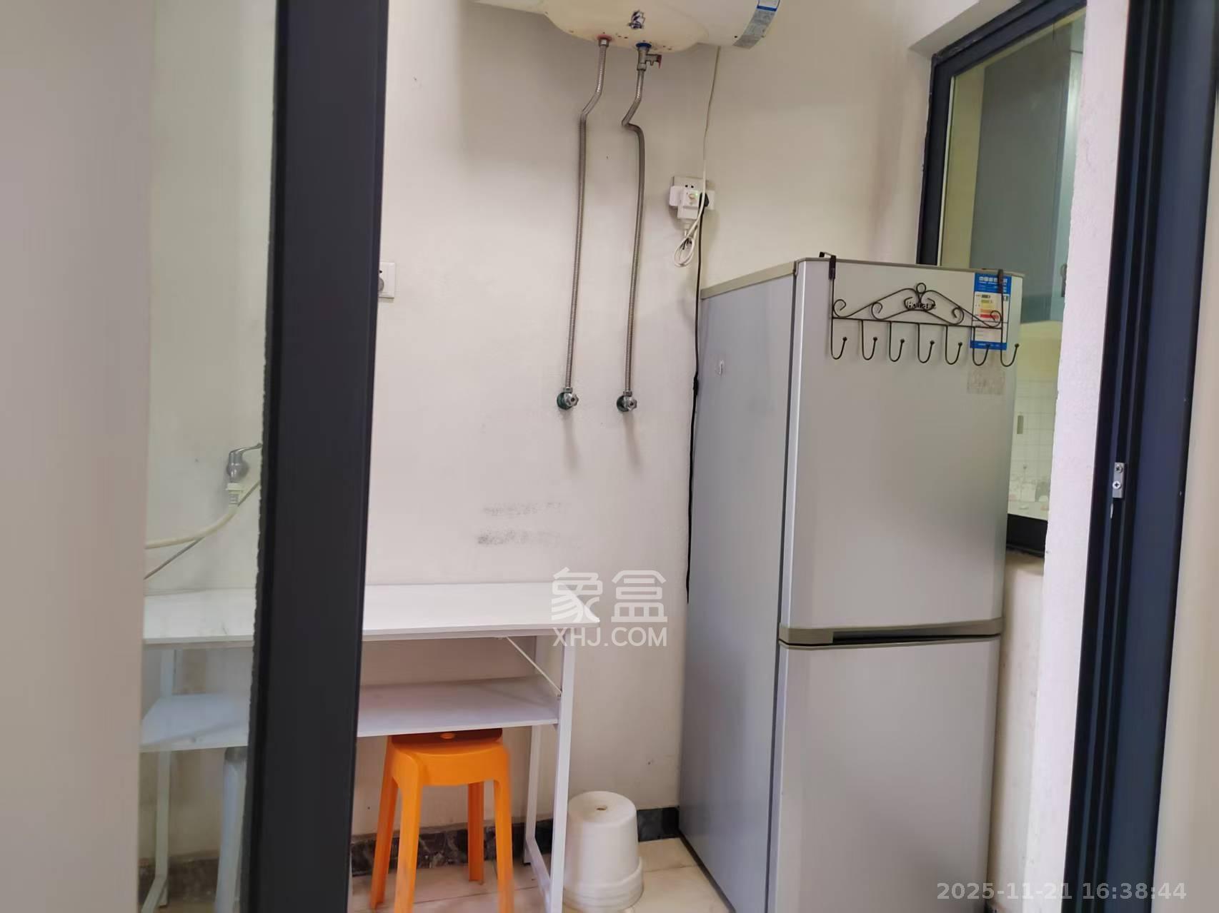 中建芙蓉工社  1室1厅1卫    1300.0元/月室内图