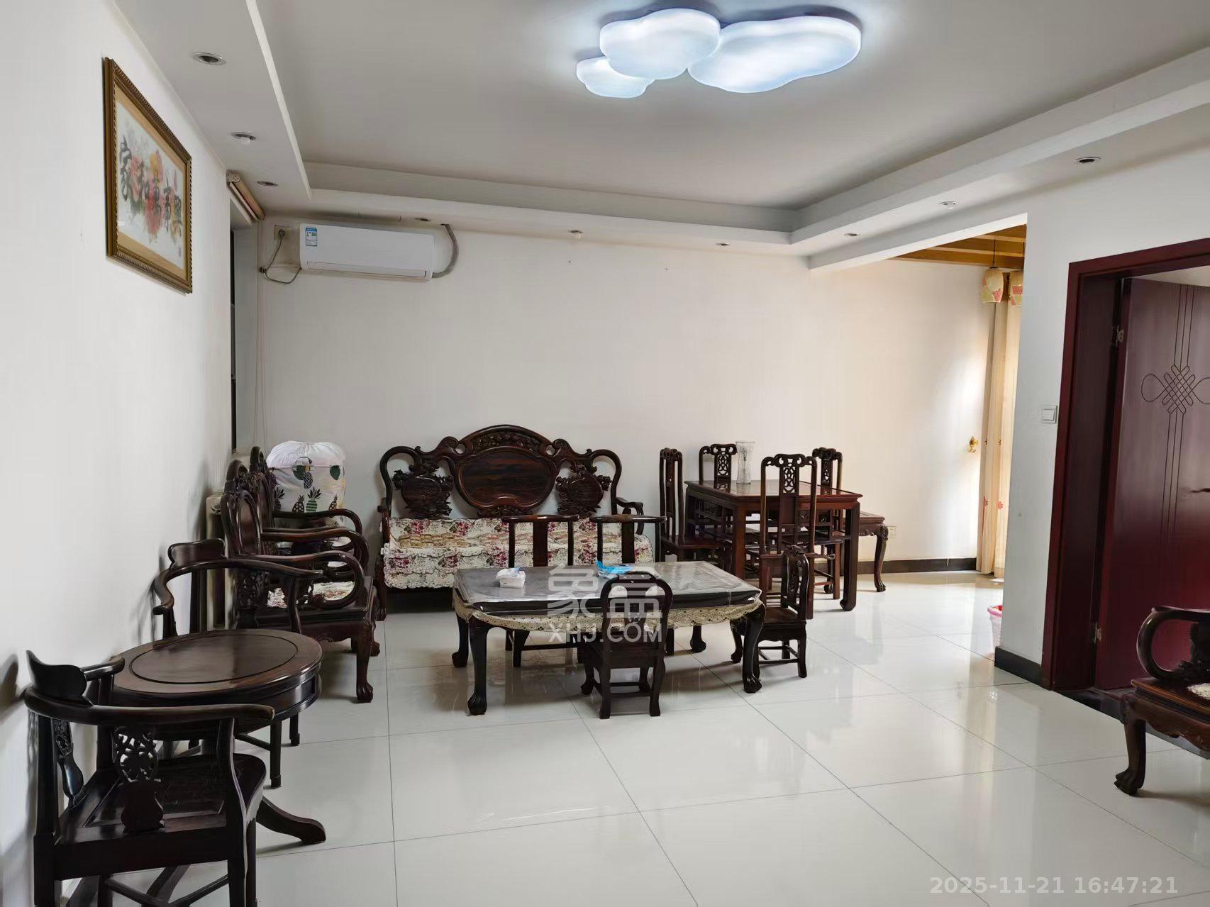 怡海星城  2室2厅1卫    1500.0元/月