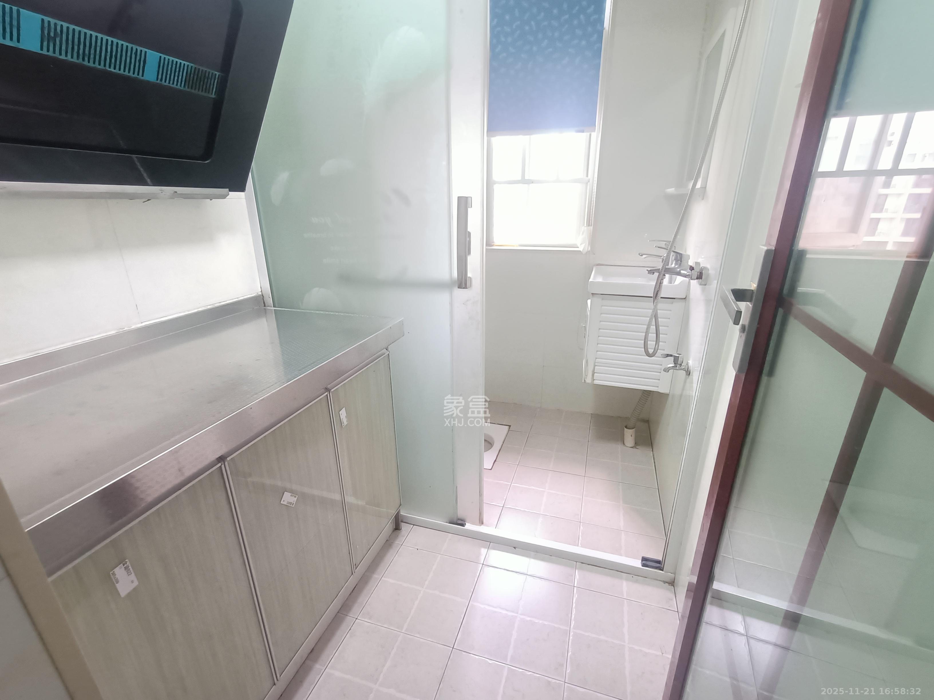 和悦城(蟠龙景苑) 1室1厅1卫 1000.0元/月 和悦城(蟠龙景苑) 1室1厅1卫 1000.0元/月室内图