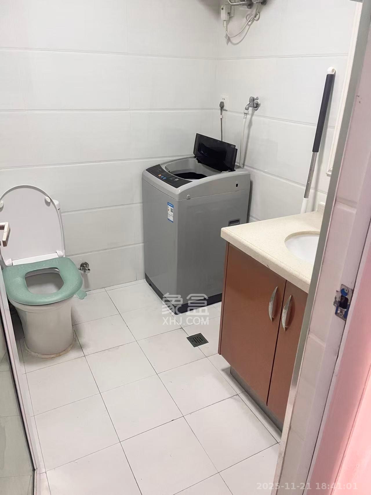 方略城市广场 1室1厅1卫 1300.0元/月 方略城市广场 1室1厅1卫 1300.0元/月室内图