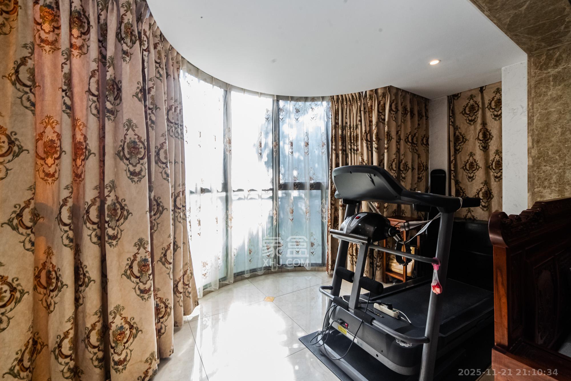 湘江世纪城临江苑 4室2厅2卫 159.0万 湘江世纪城临江苑 4室2厅2卫 159.0万阳台