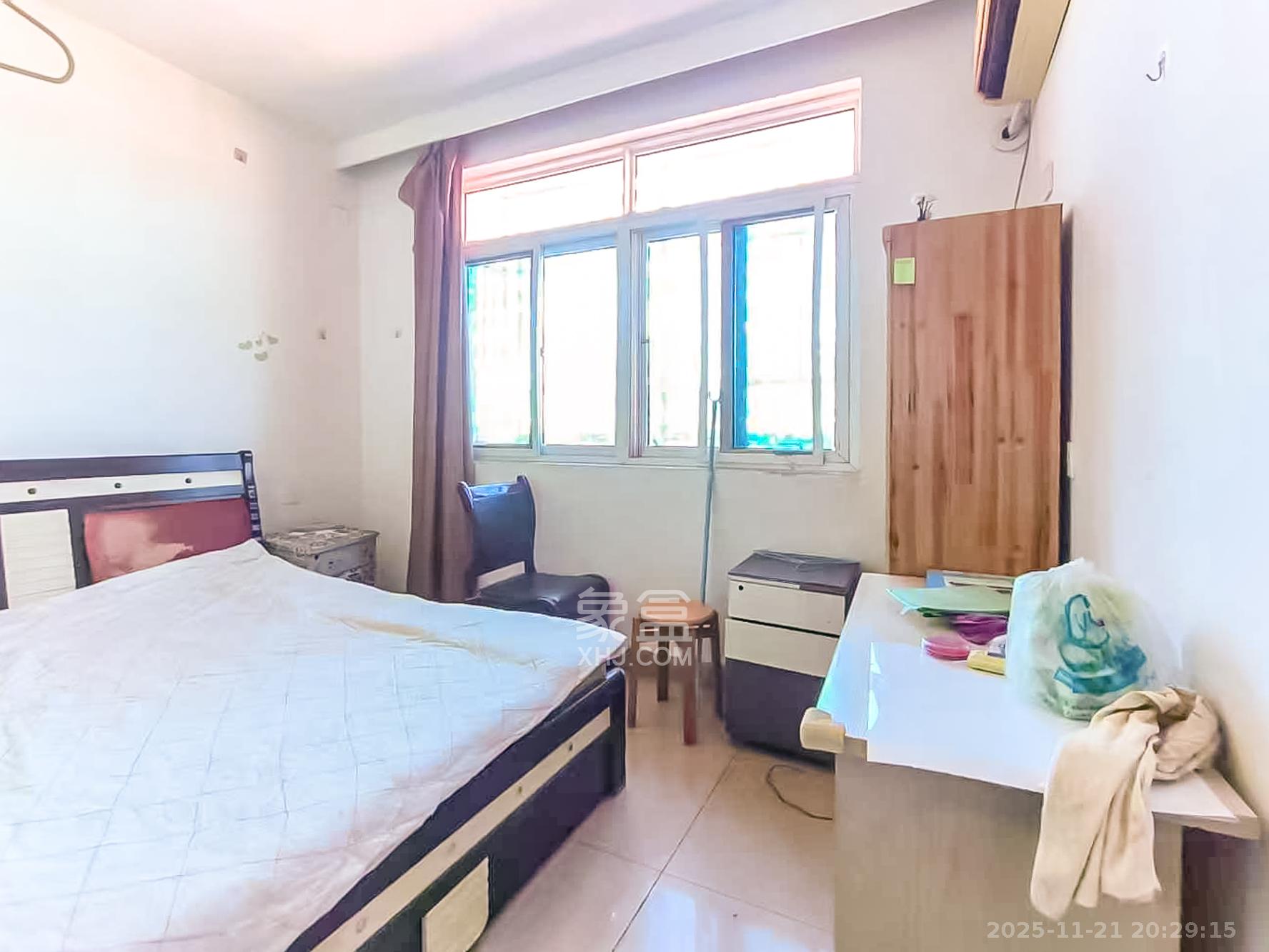 星沙二区 4室2厅4卫 300.0万 星沙二区 4室2厅4卫 300.0万卧室