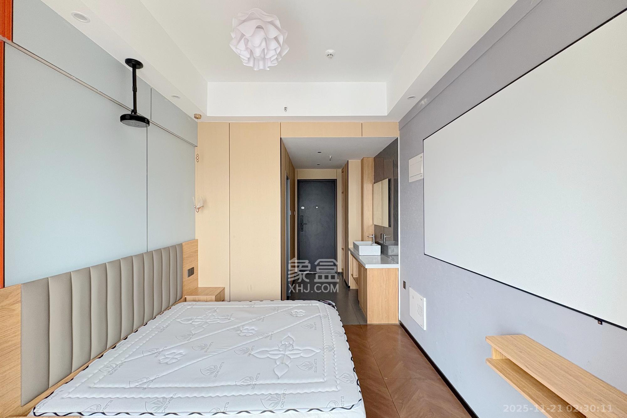 华润置地中心 1室0厅0卫 40.0万 华润置地中心 1室0厅0卫 40.0万客厅