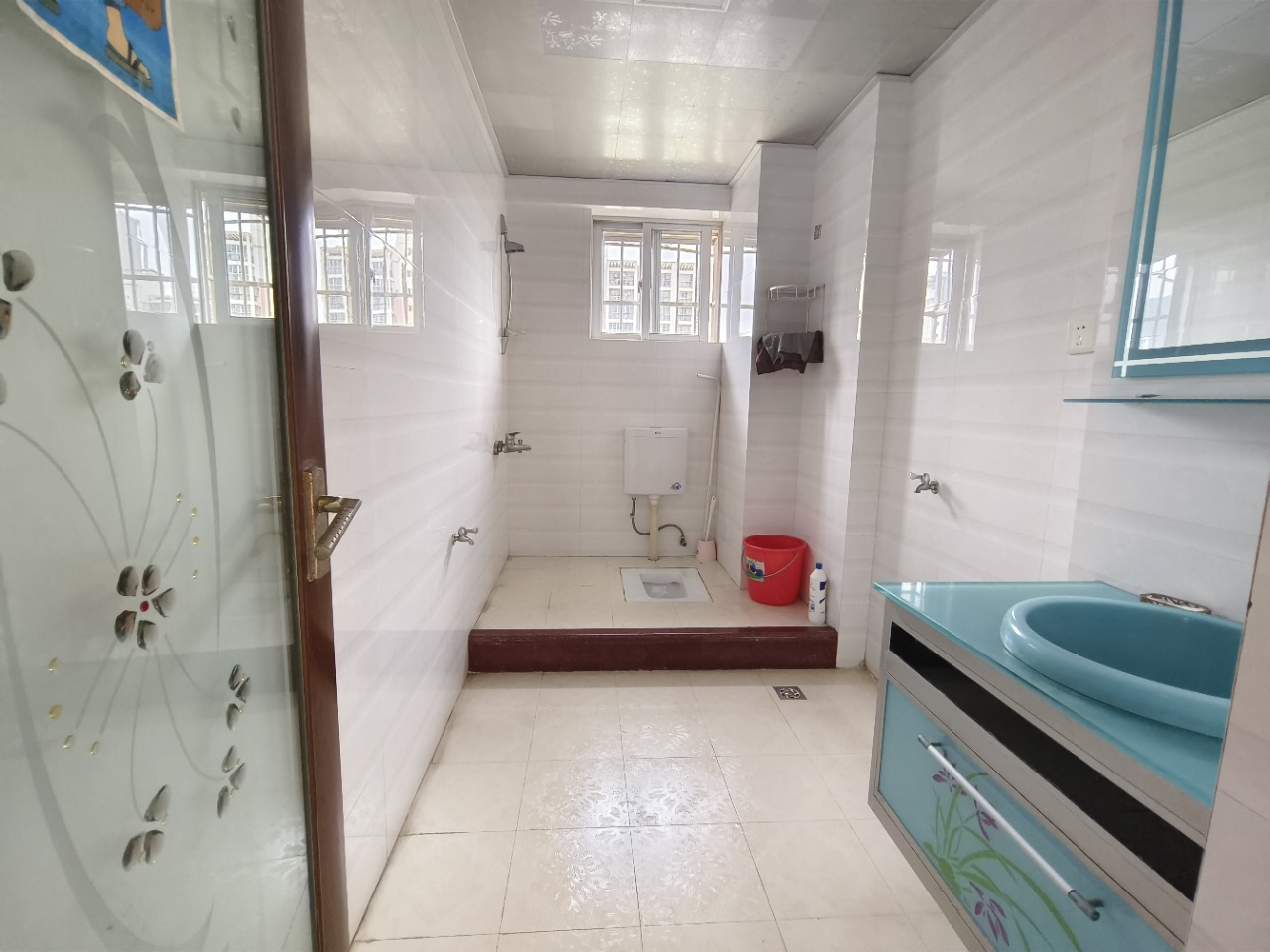 八一小区  3室2厅2卫    3200.0元/月室内图