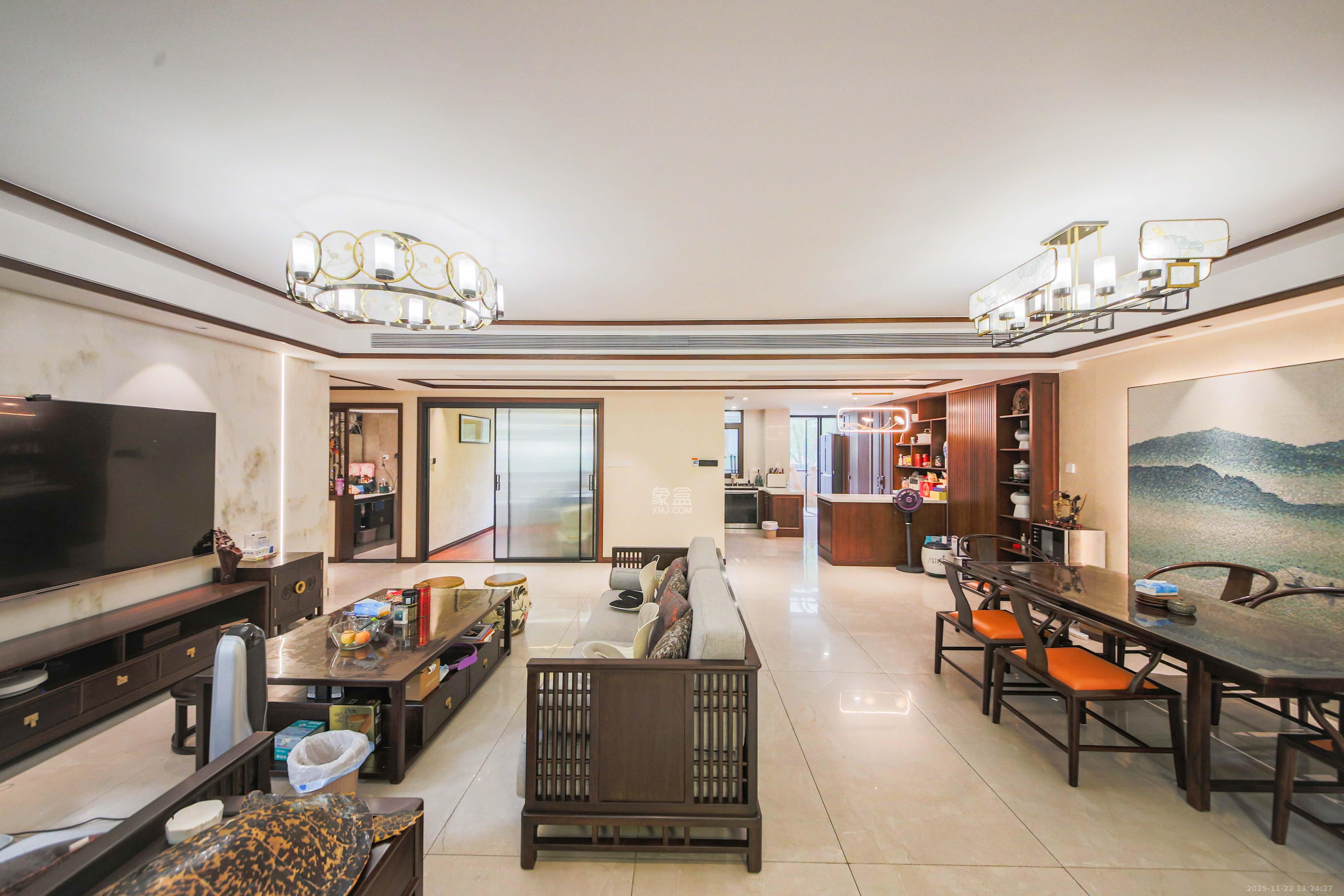 奥林匹克花园  4室2厅2卫    220.0万客厅