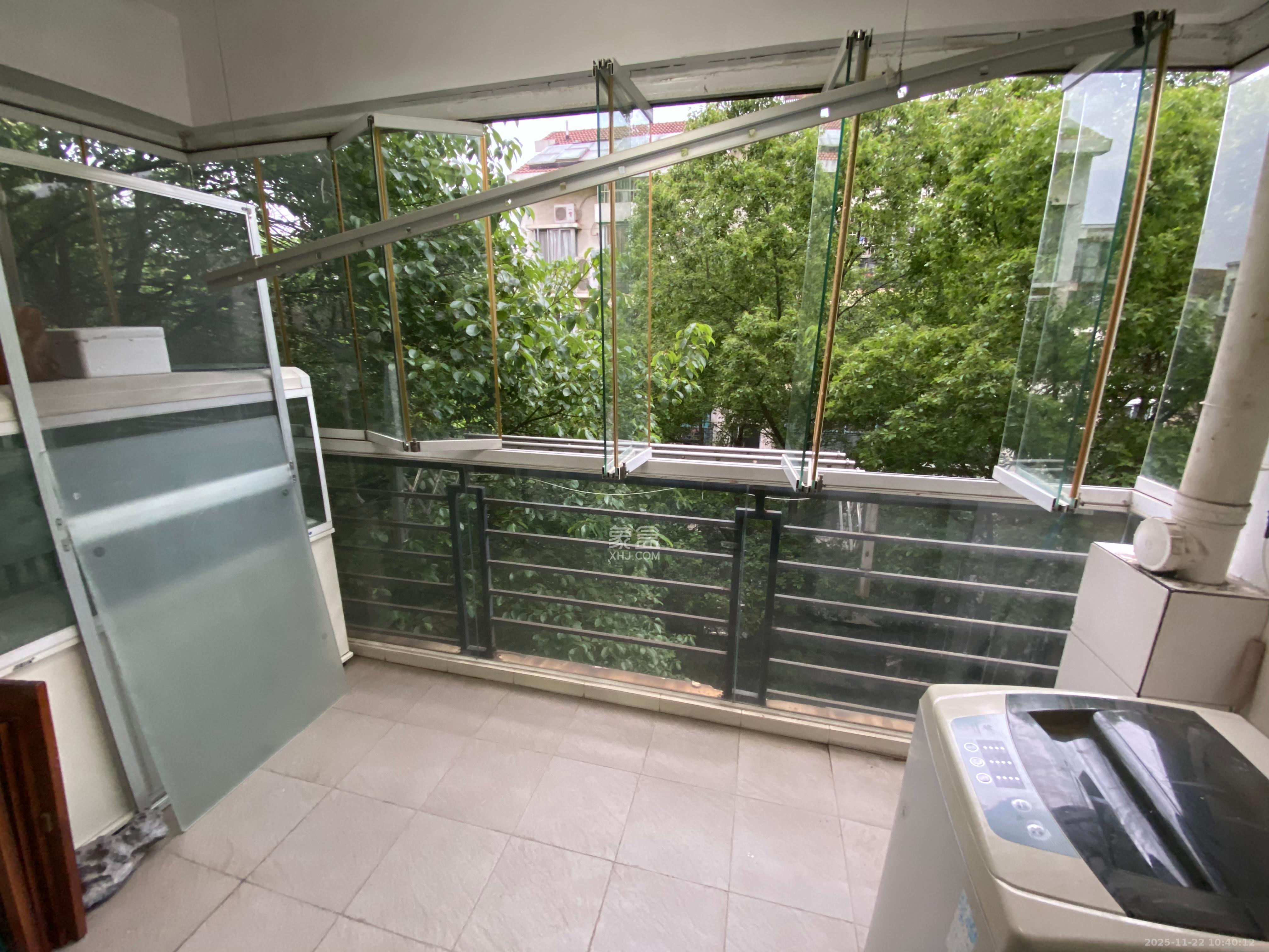 东方新城 3室2厅2卫 2000.0元/月 东方新城 3室2厅2卫 2000.0元/月室内图