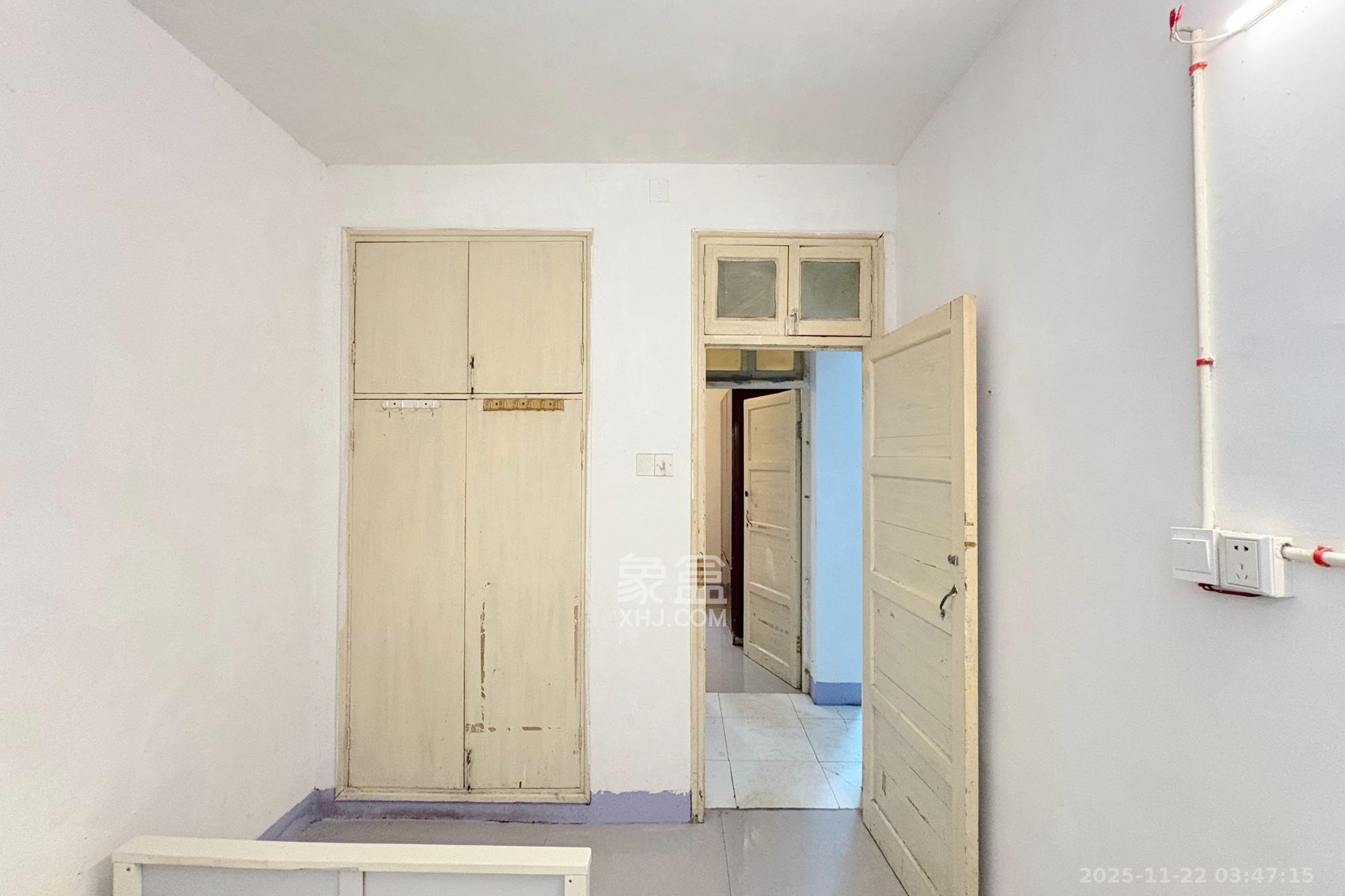 新兴小区（杨家山社区）  2室1厅1卫    33.0万卧室