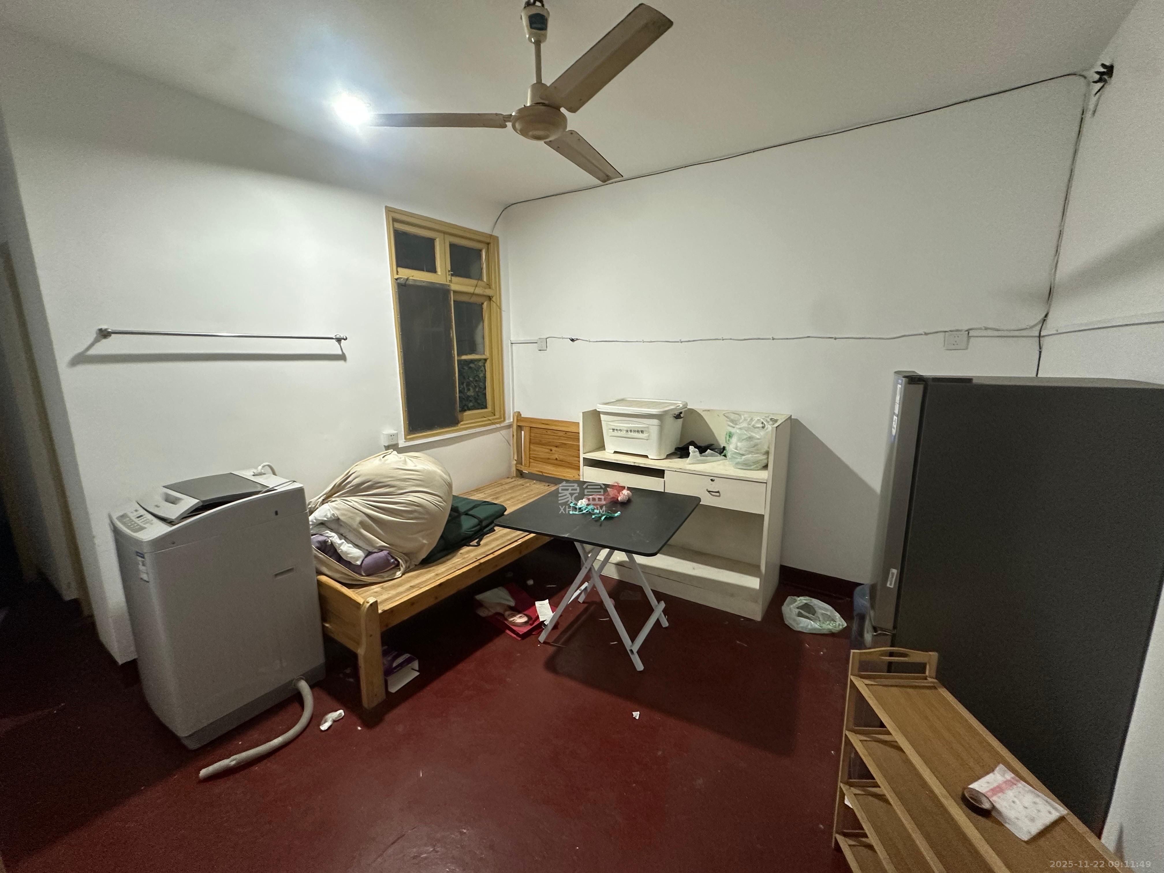 老鸦冲小区 1室1厅1卫 1300.0元/月 老鸦冲小区 1室1厅1卫 1300.0元/月室内图