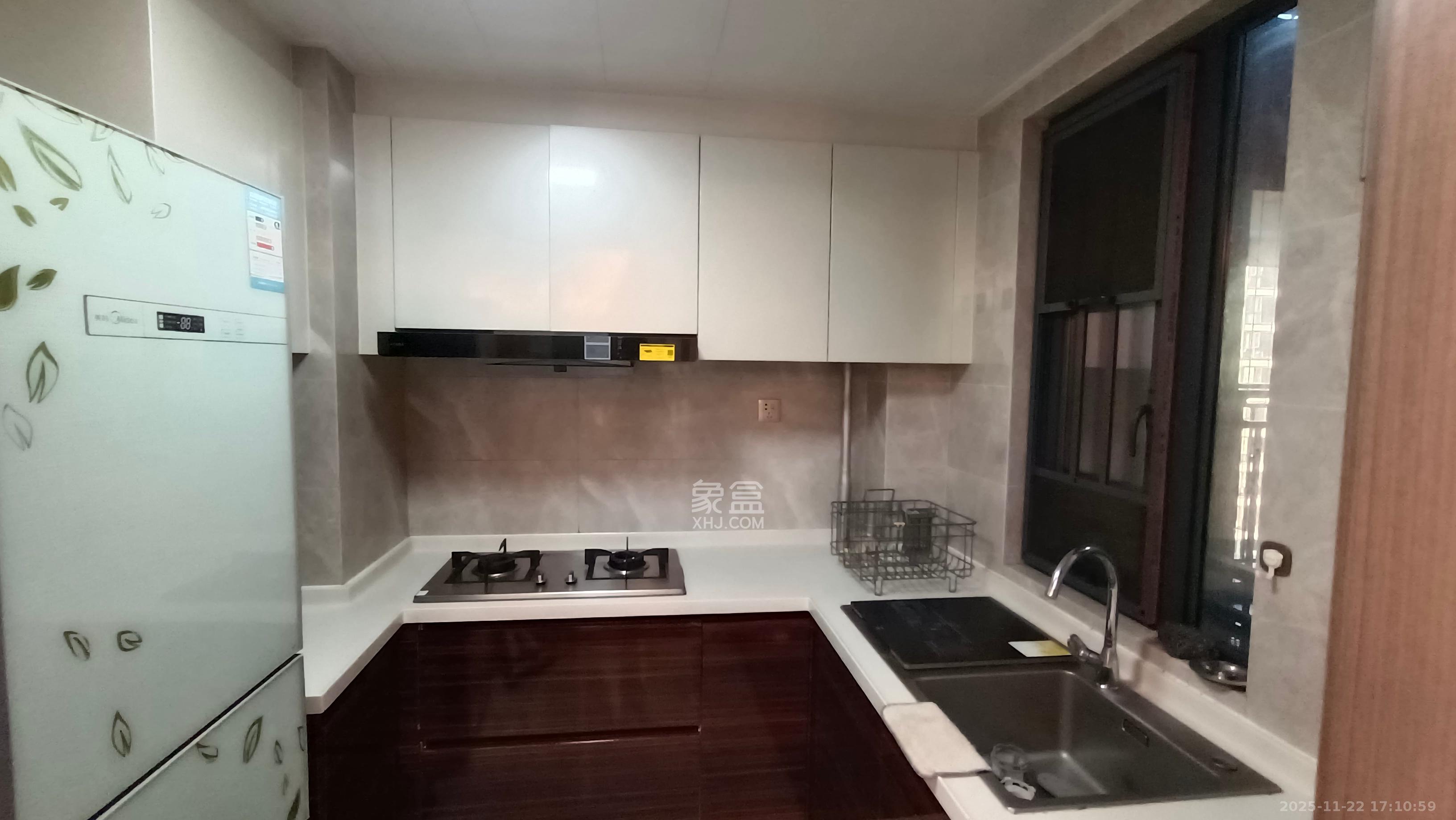 中海阅麓山二期 3室2厅2卫 3200.0元/月 中海阅麓山二期 3室2厅2卫 3200.0元/月室内图