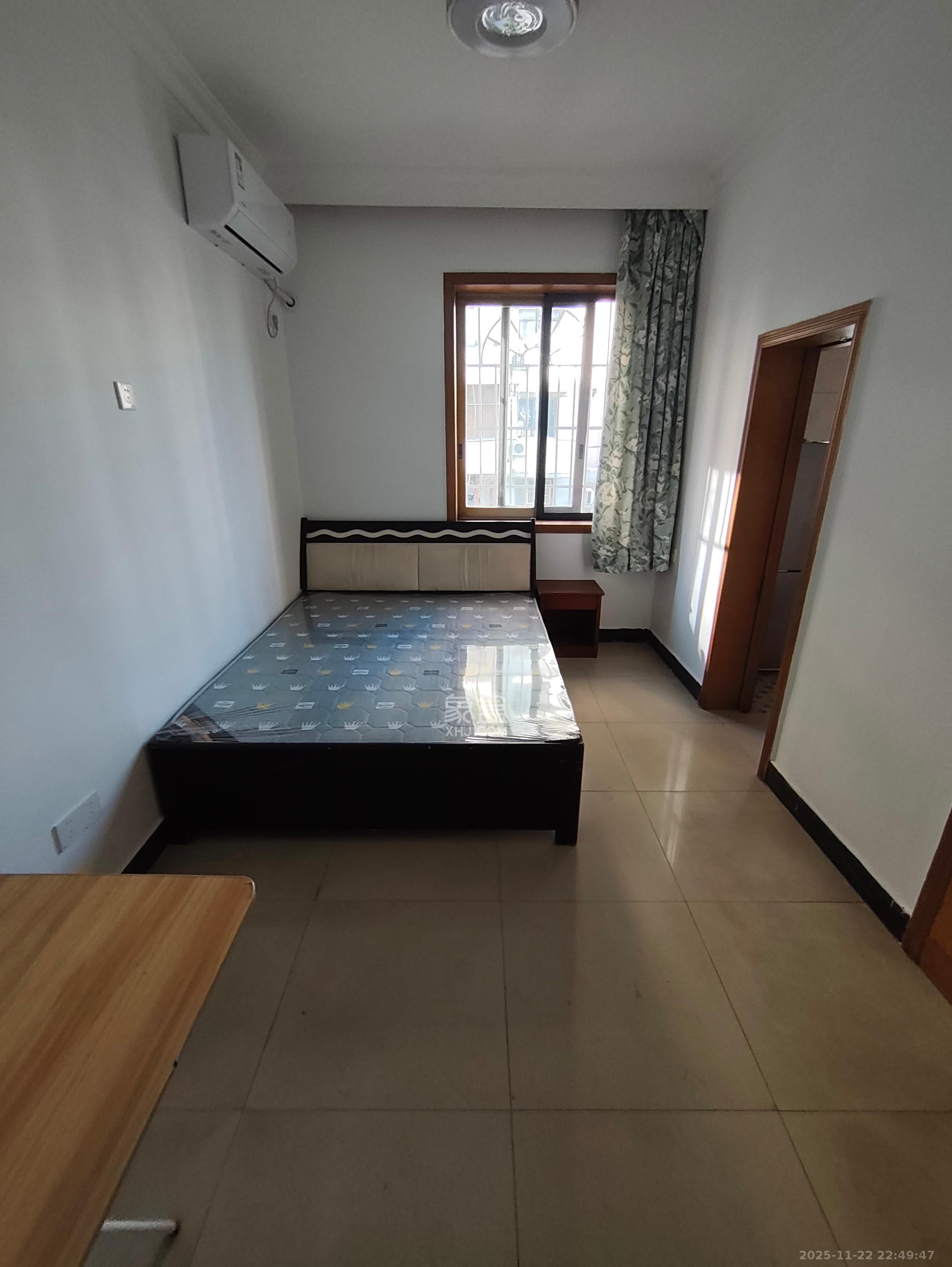 东屯安置小区  3室1厅1卫    2500.0元/月