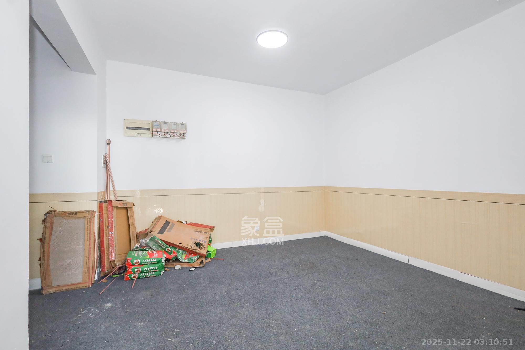 八方小区B区  3室2厅2卫    350.0万其他