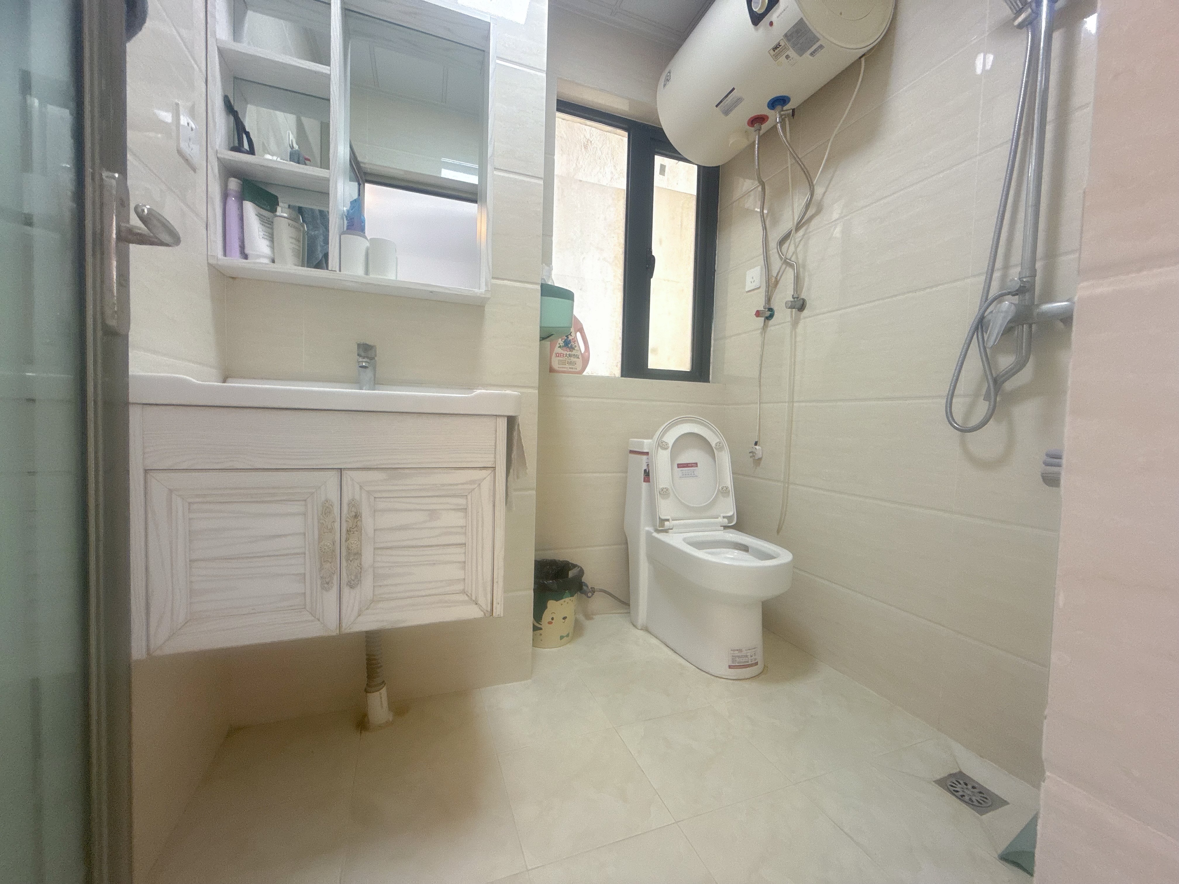 新城吾悦广场  1室0厅1卫    2600.0元/月室内图