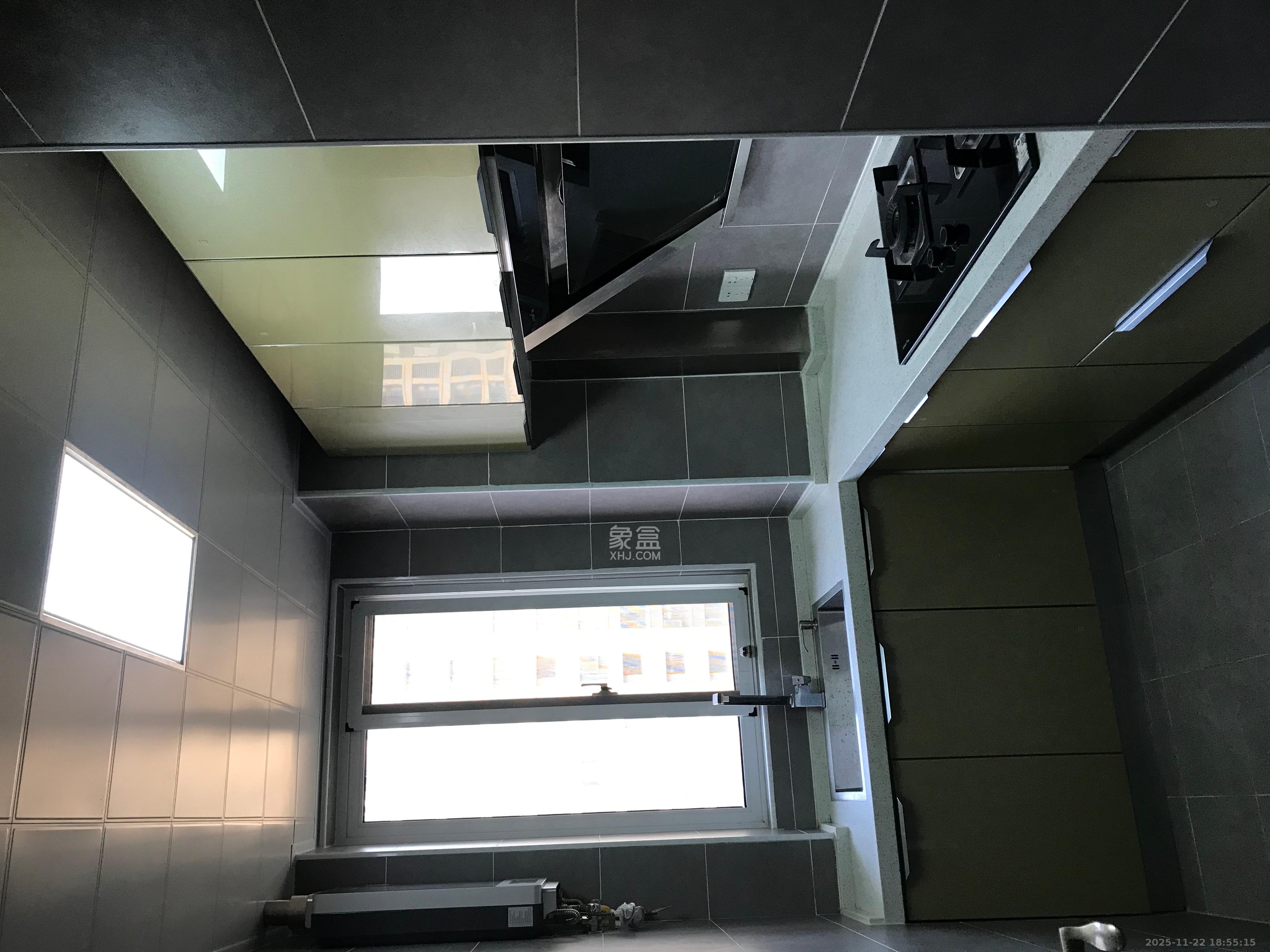 绿地新都会  3室2厅2卫    2200.0元/月室内图