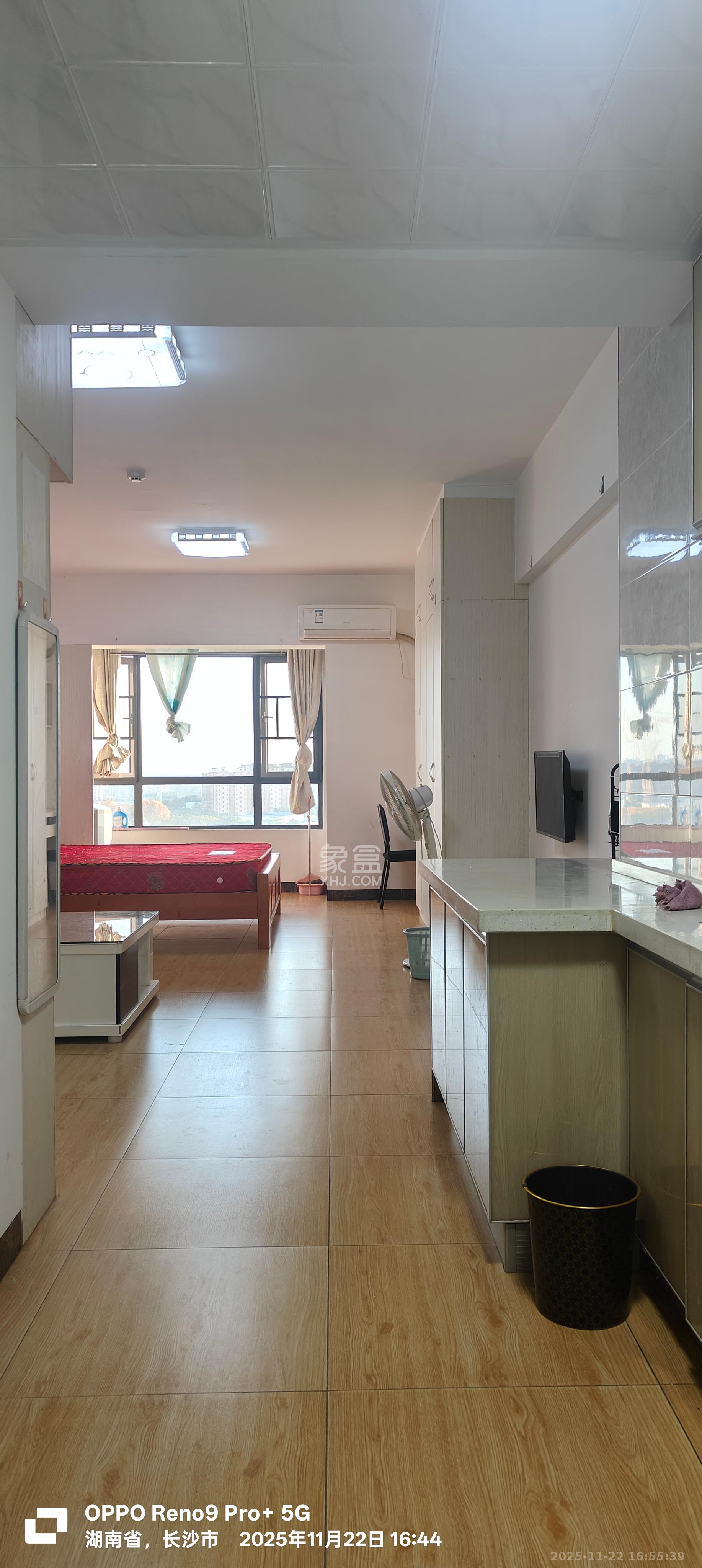 九峰远见  1室1厅1卫    1300.0元/月