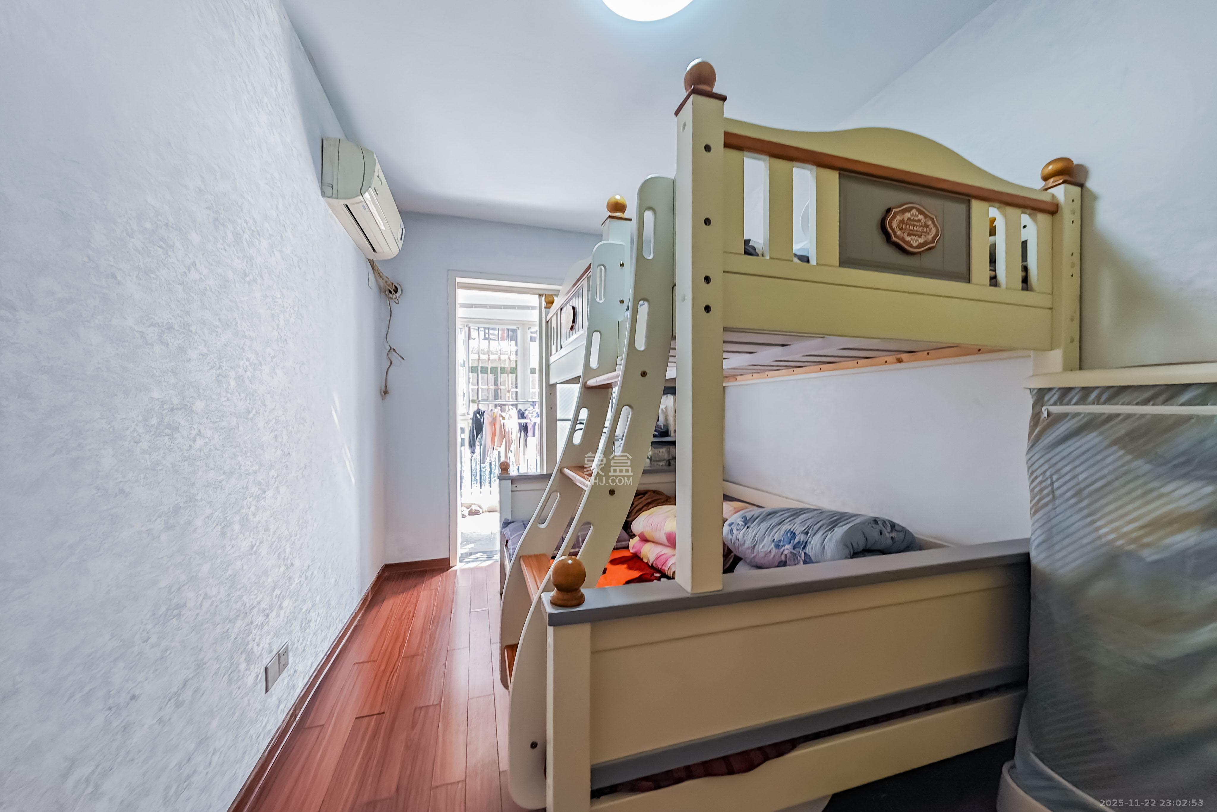 紫薇苑 2室2厅1卫 82.0万 紫薇苑 2室2厅1卫 82.0万卧室