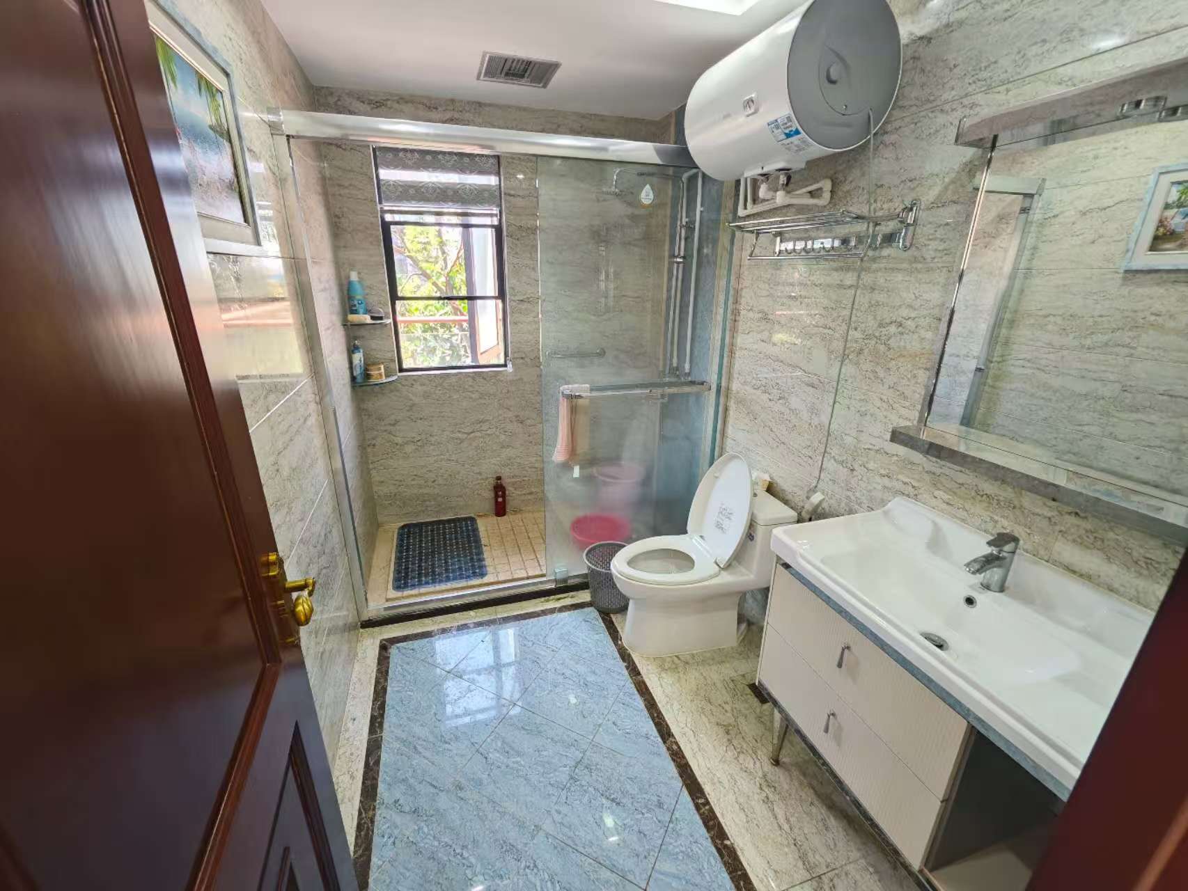 鸿洲江山  5室2厅2卫    15000.0元/月室内图