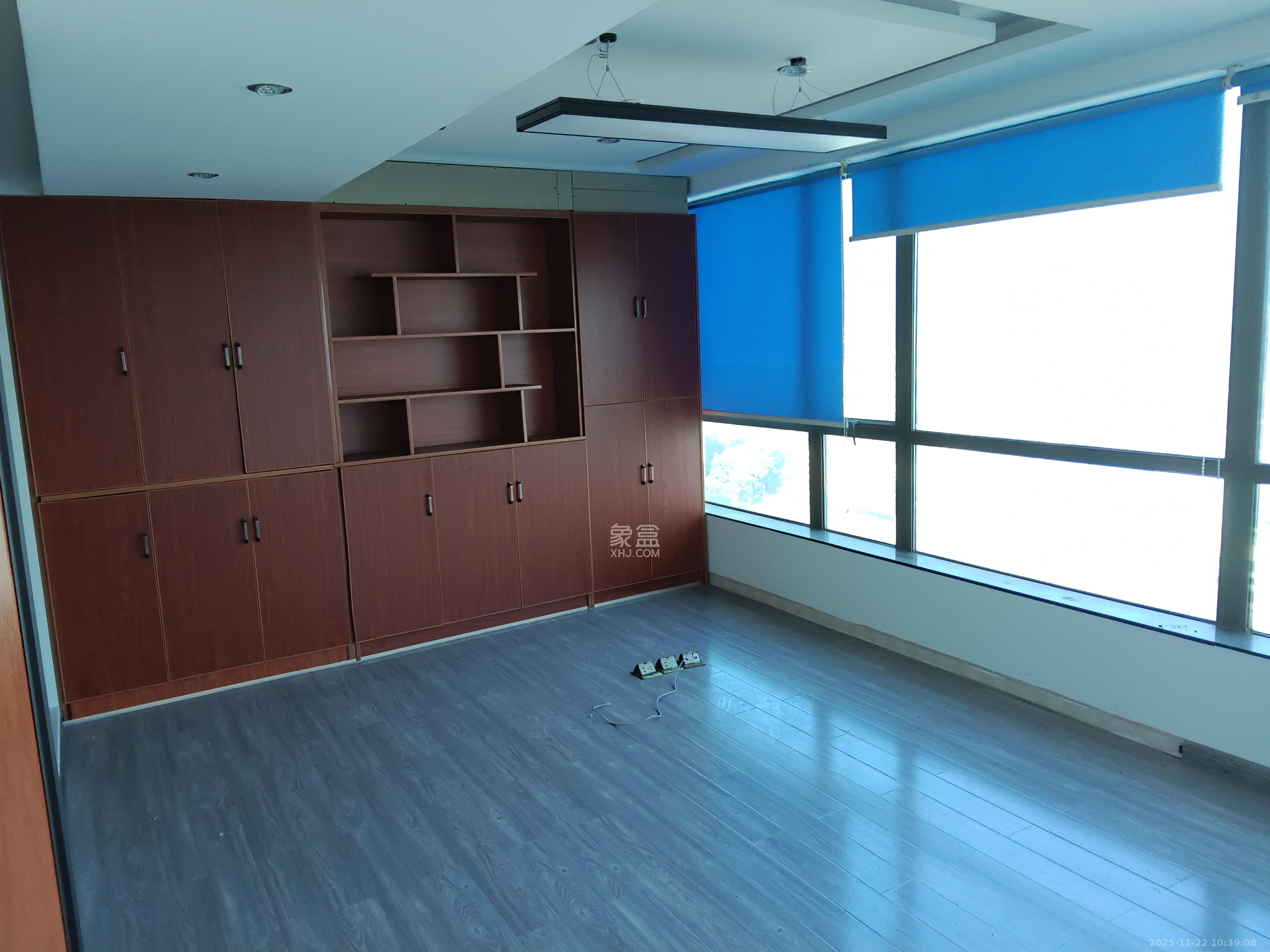 BOBO天下城（CTA财富中心）   300.0㎡      10000.0元/月室内图