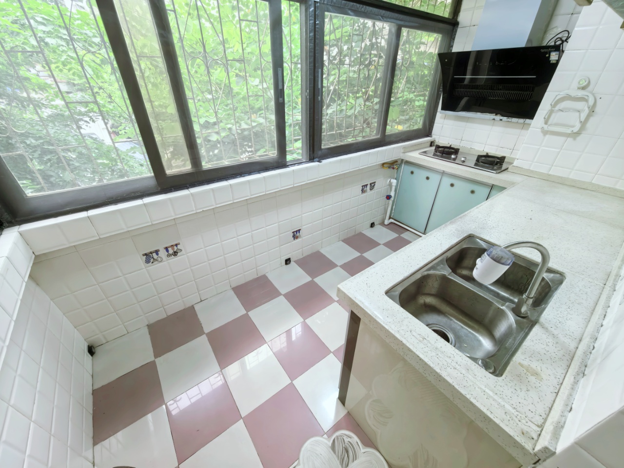 海口市公安局金龙宿舍区  3室2厅1卫    2300.0元/月户型图