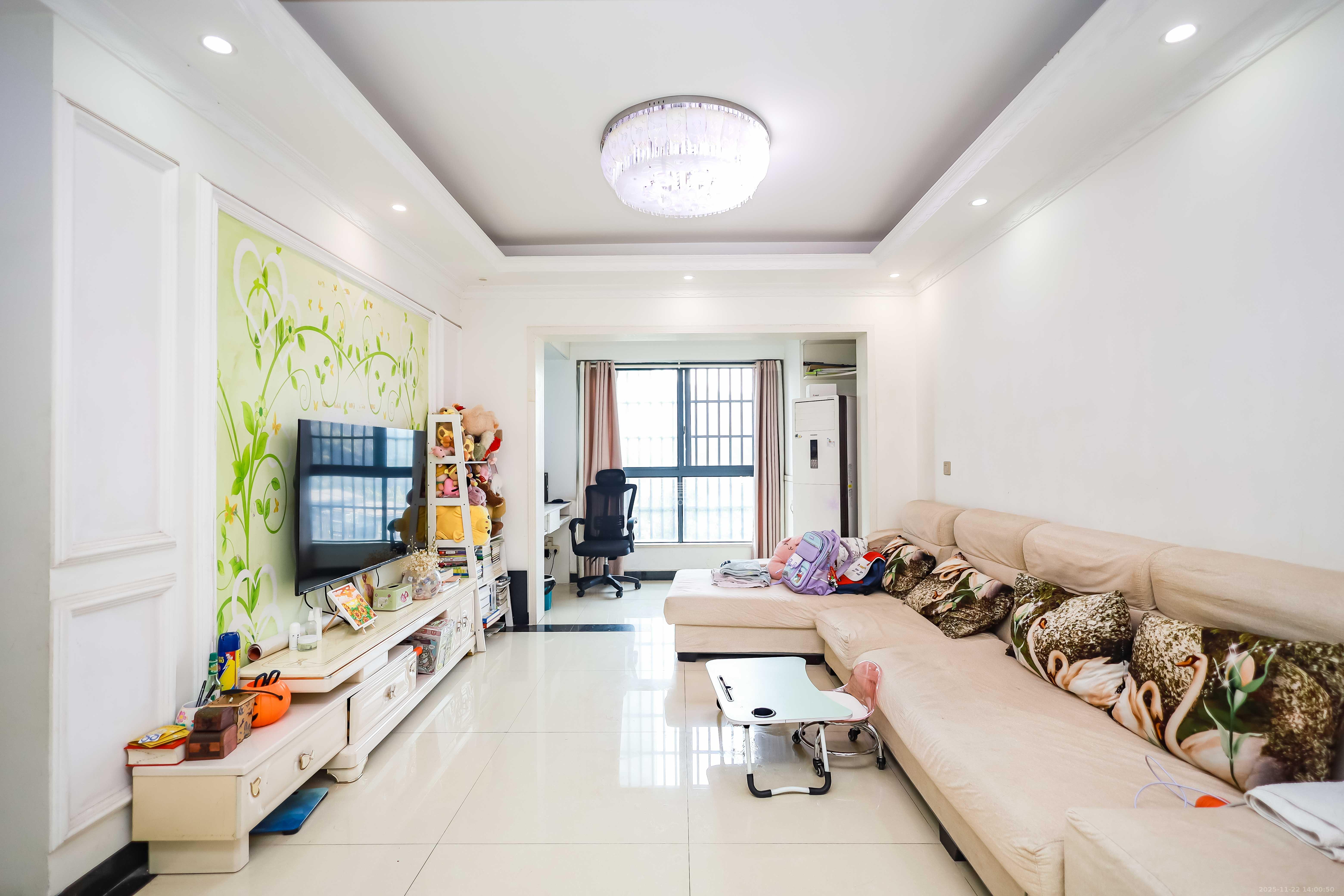 天麓尚层 3室2厅1卫 68.0万 天麓尚层 3室2厅1卫 68.0万客厅