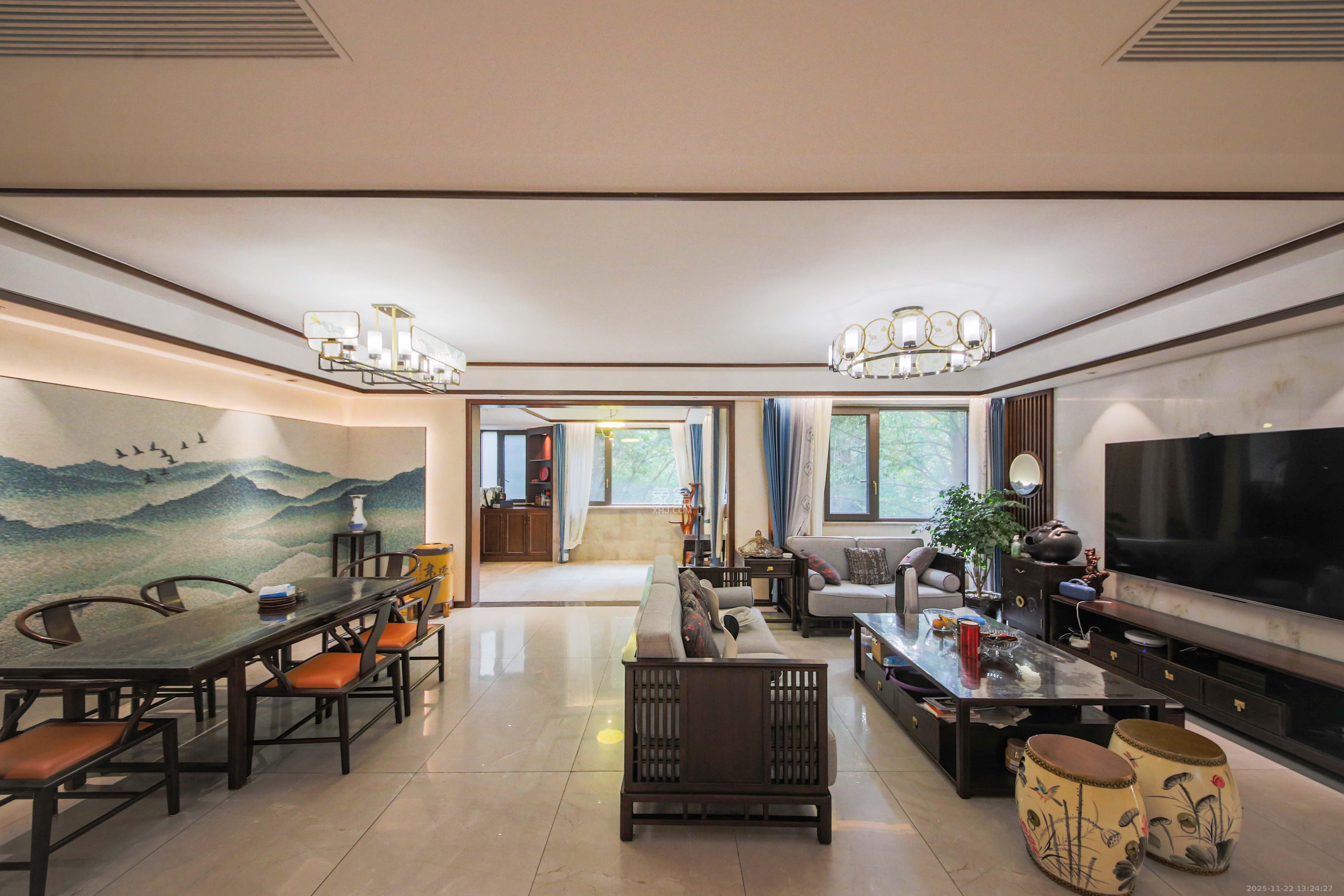 奥林匹克花园  4室2厅2卫    220.0万客厅