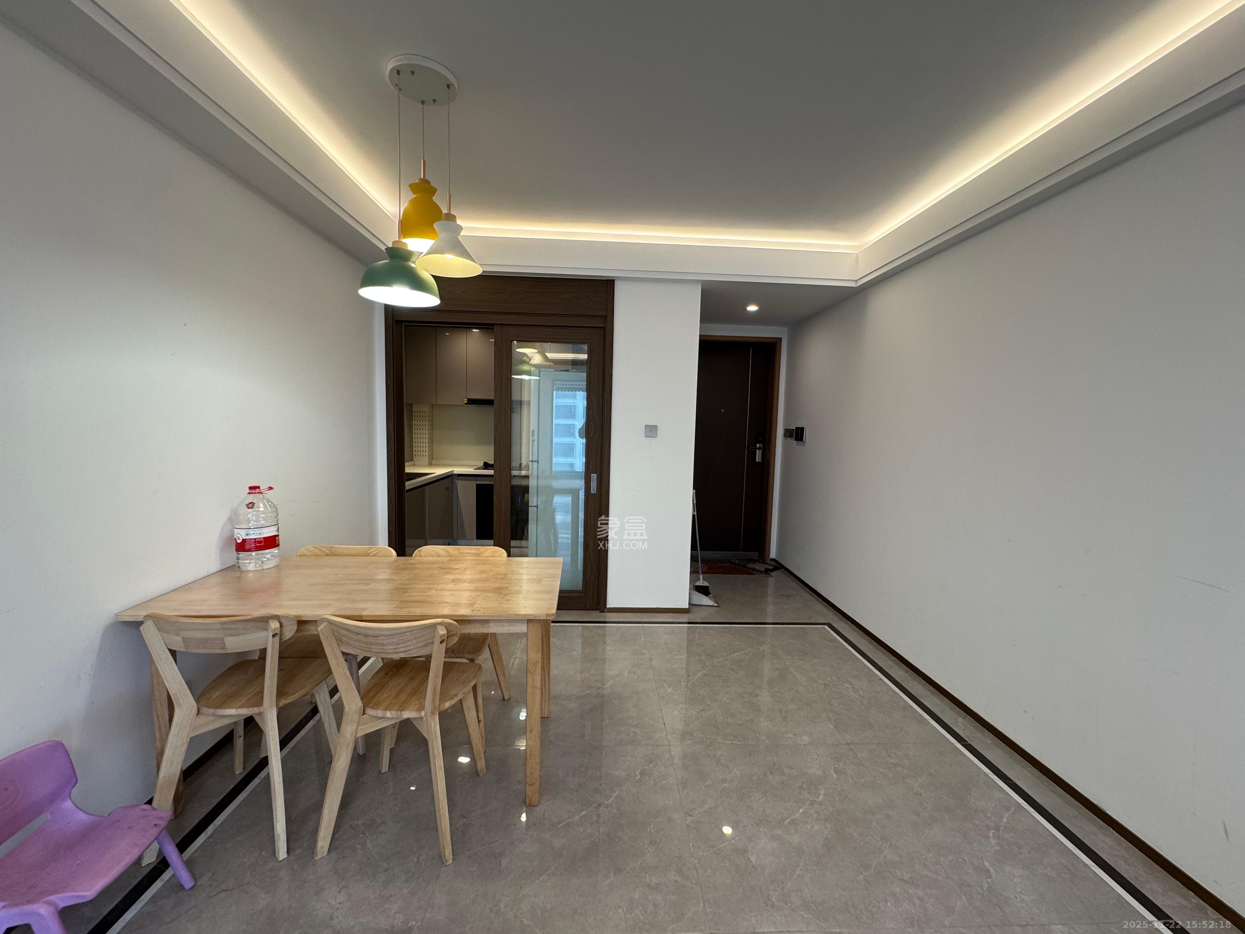 东原麓印长江B区  3室2厅2卫    3500.0元/月室内图