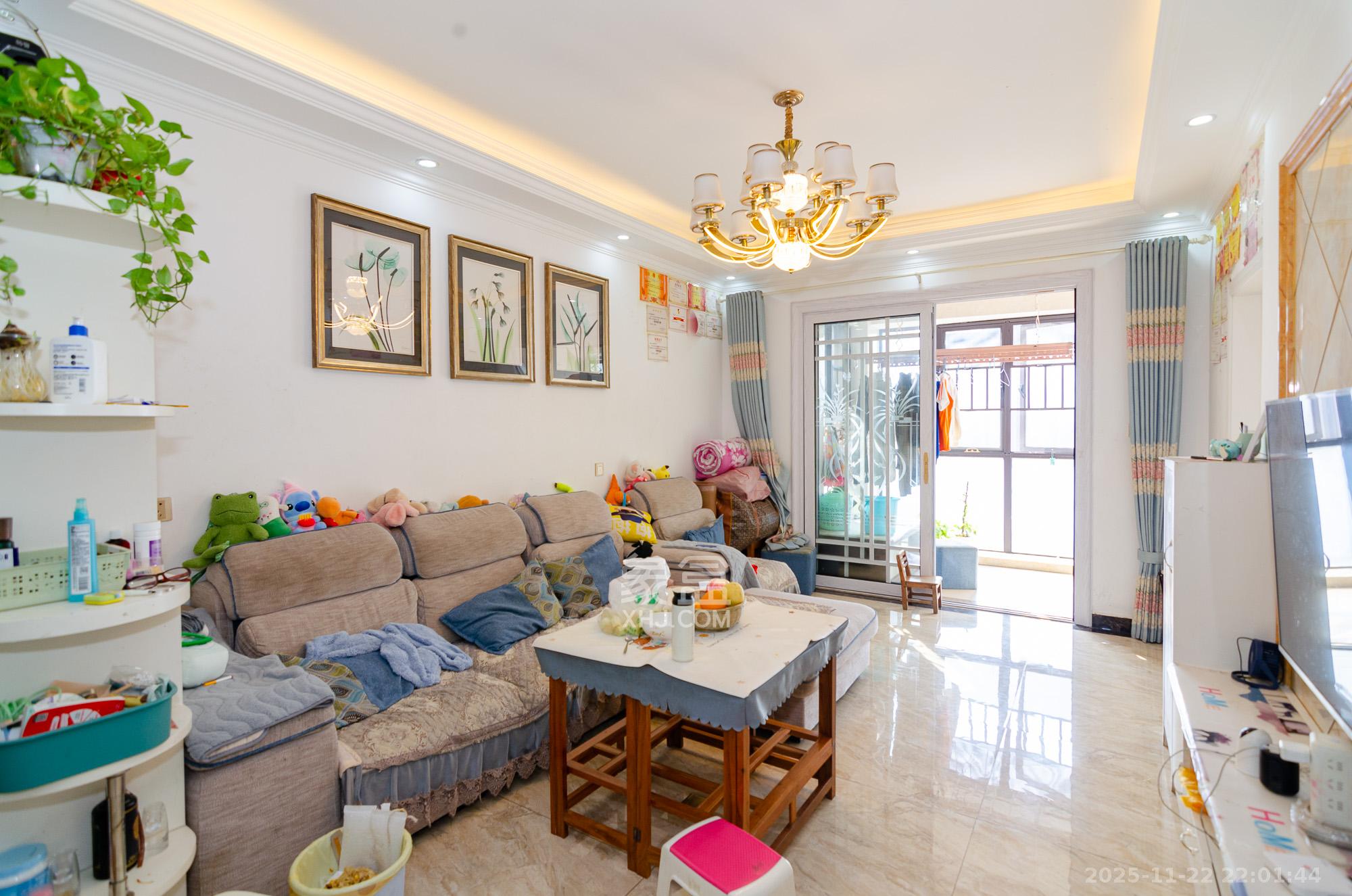 新华联梦想城  3室2厅1卫    58.8万客厅