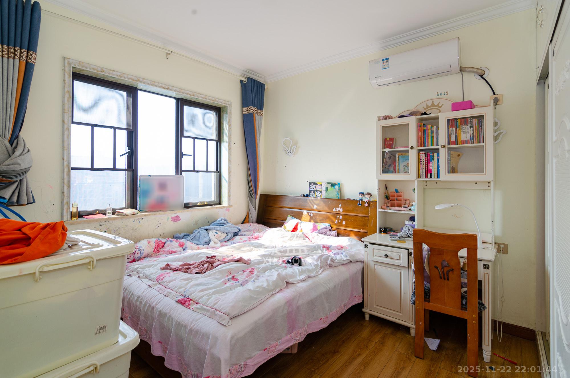 新华联梦想城  3室2厅1卫    58.8万卧室