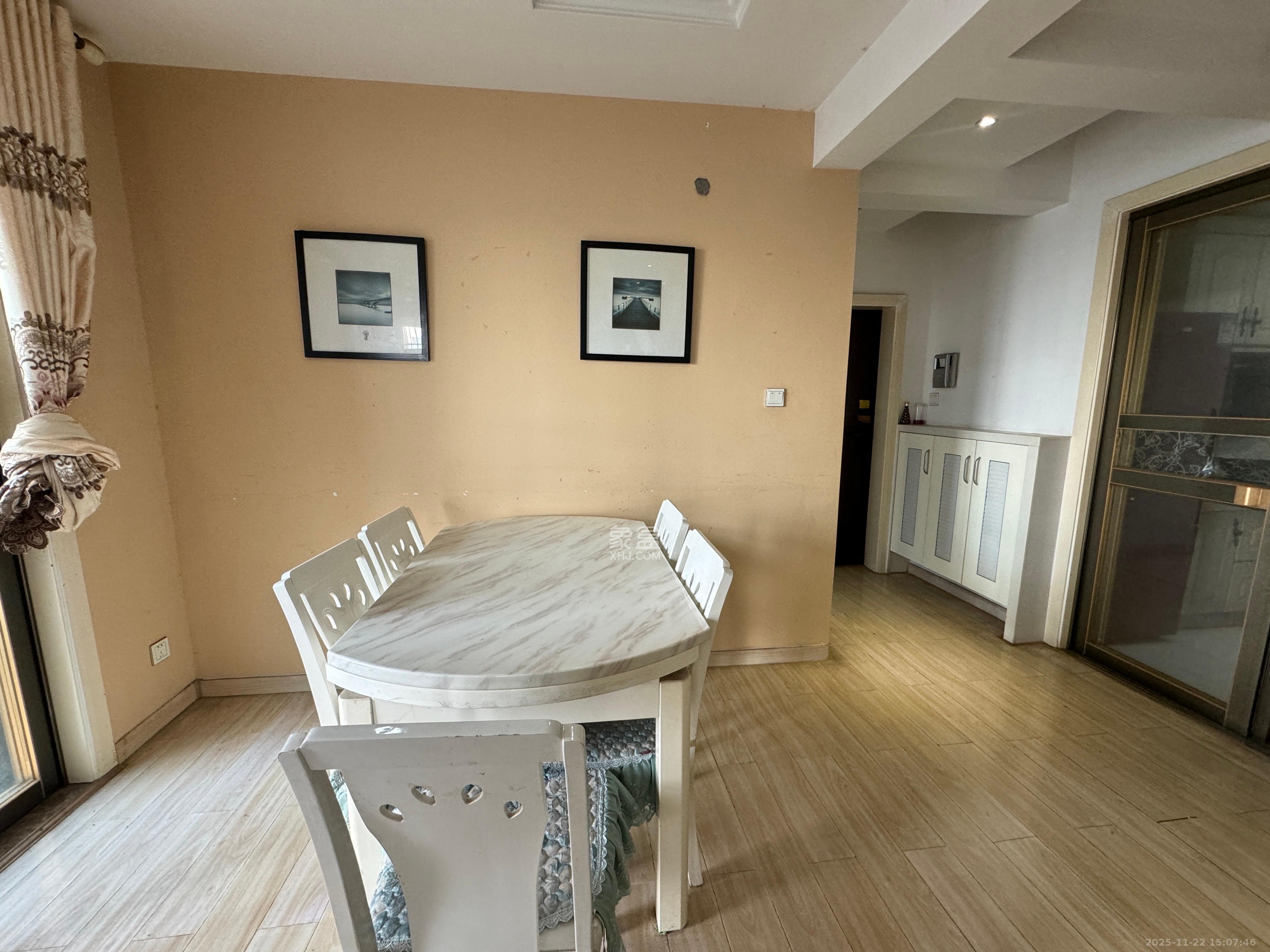 鑫科明珠  3室2厅2卫    2500.0元/月室内图