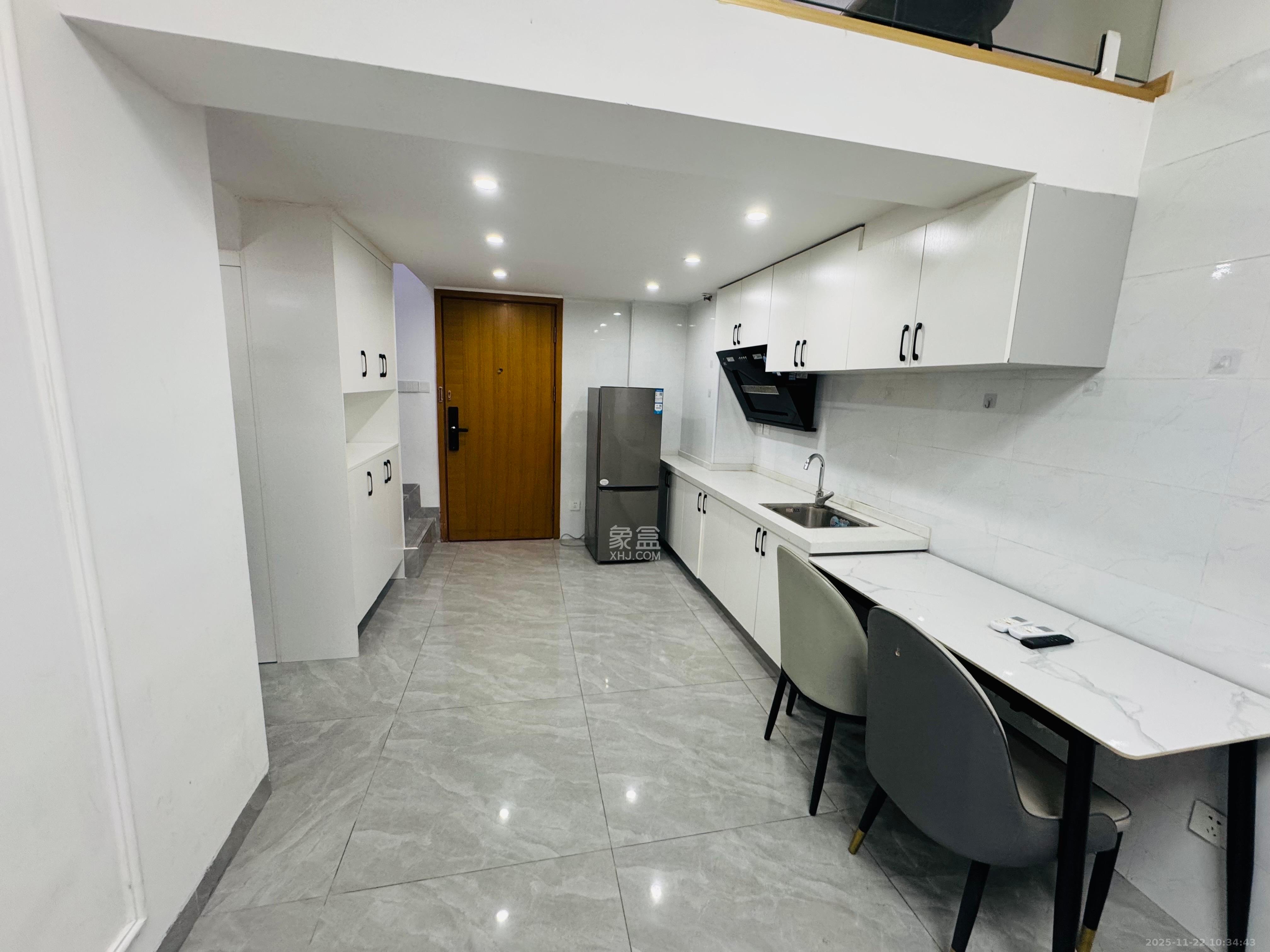 明昇壹城（明昇时代广场）三期  3室2厅2卫    2500.0元/月