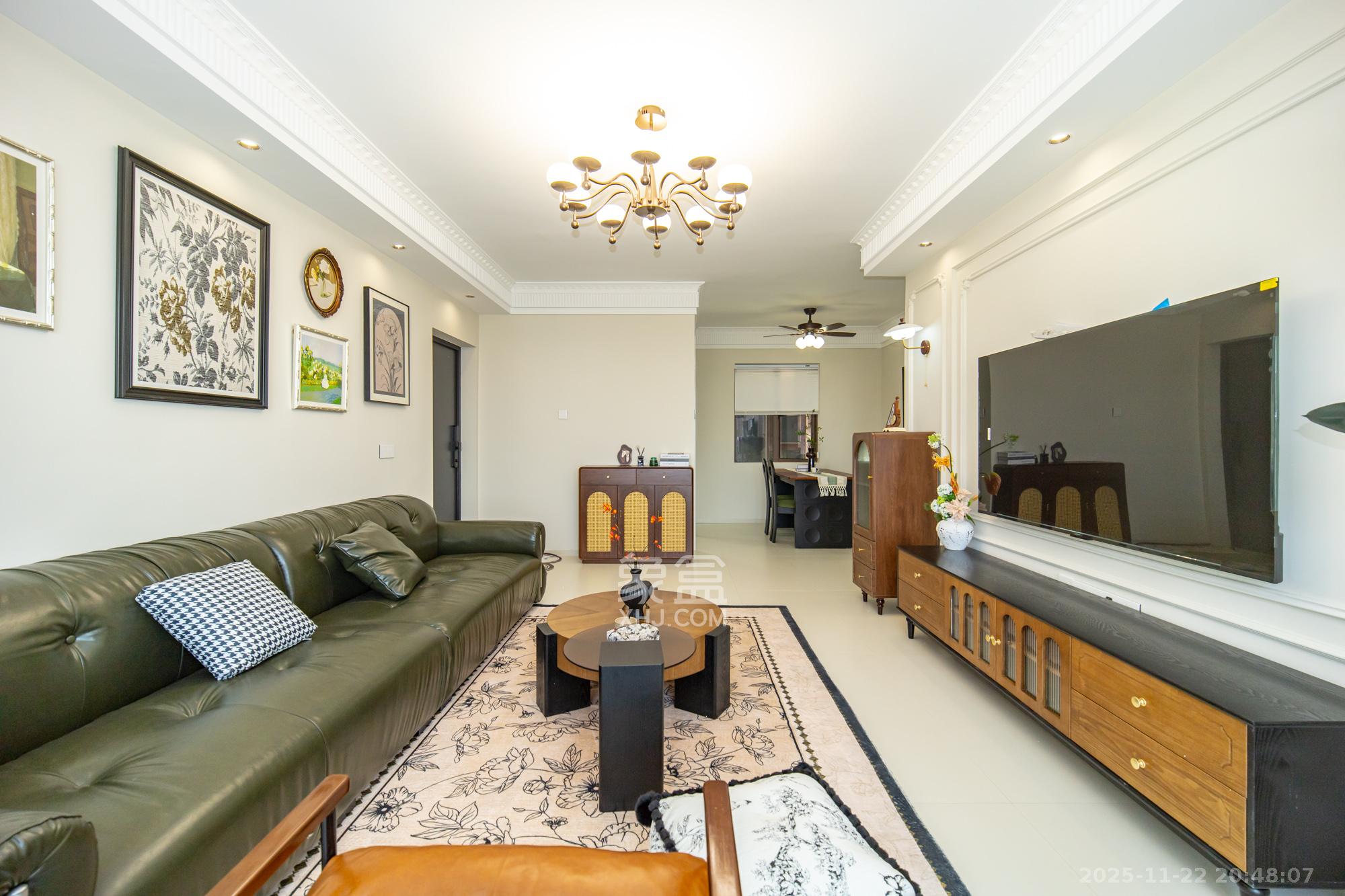 新长海广场 4室2厅2卫 83.8万 新长海广场 4室2厅2卫 83.8万客厅