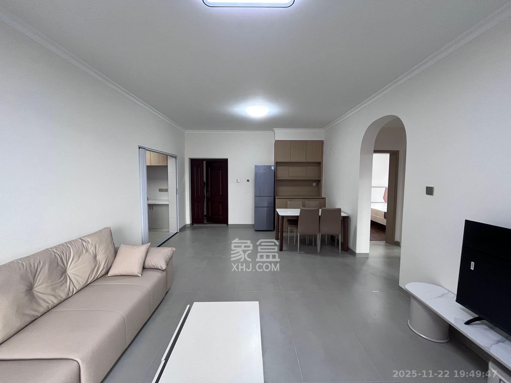 先锋新宇  2室1厅1卫    2200.0元/月室内图