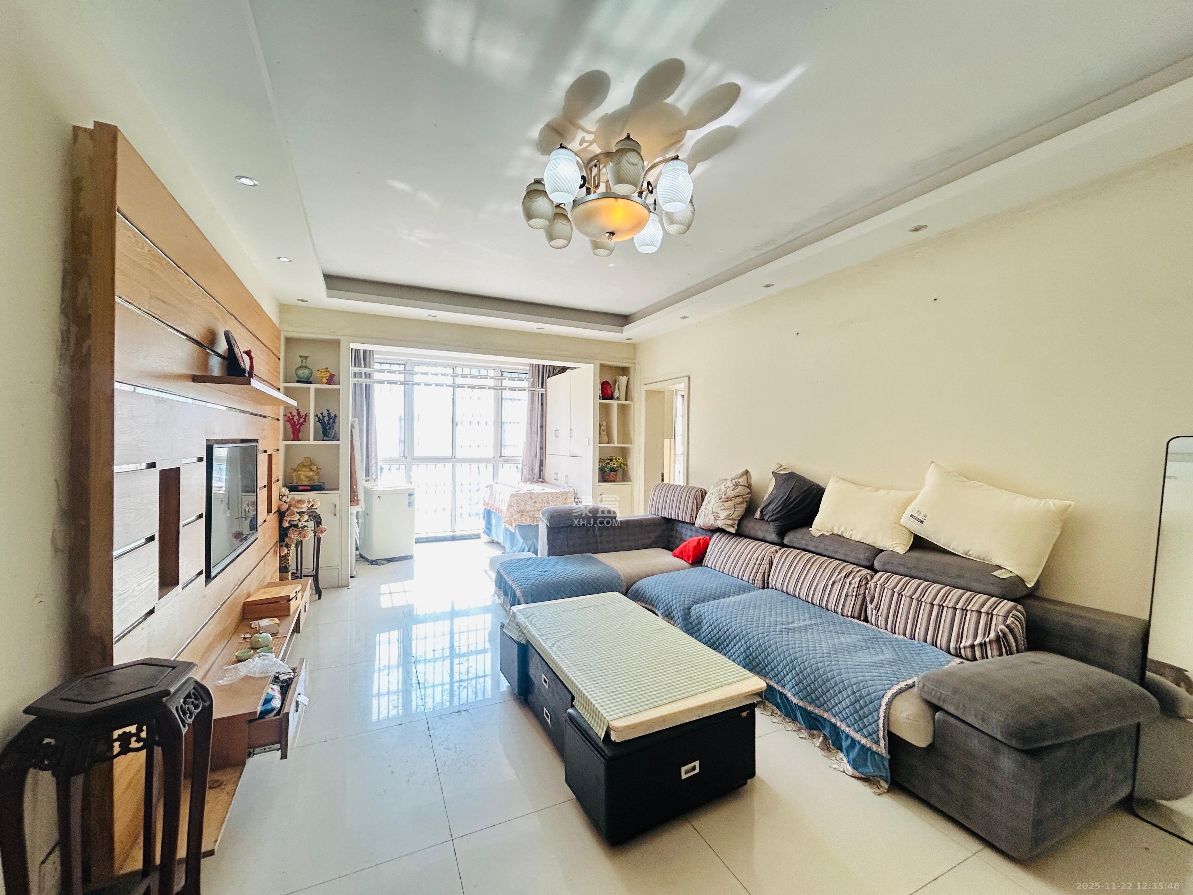 中房F联邦  3室2厅1卫    2700.0元/月室内图1