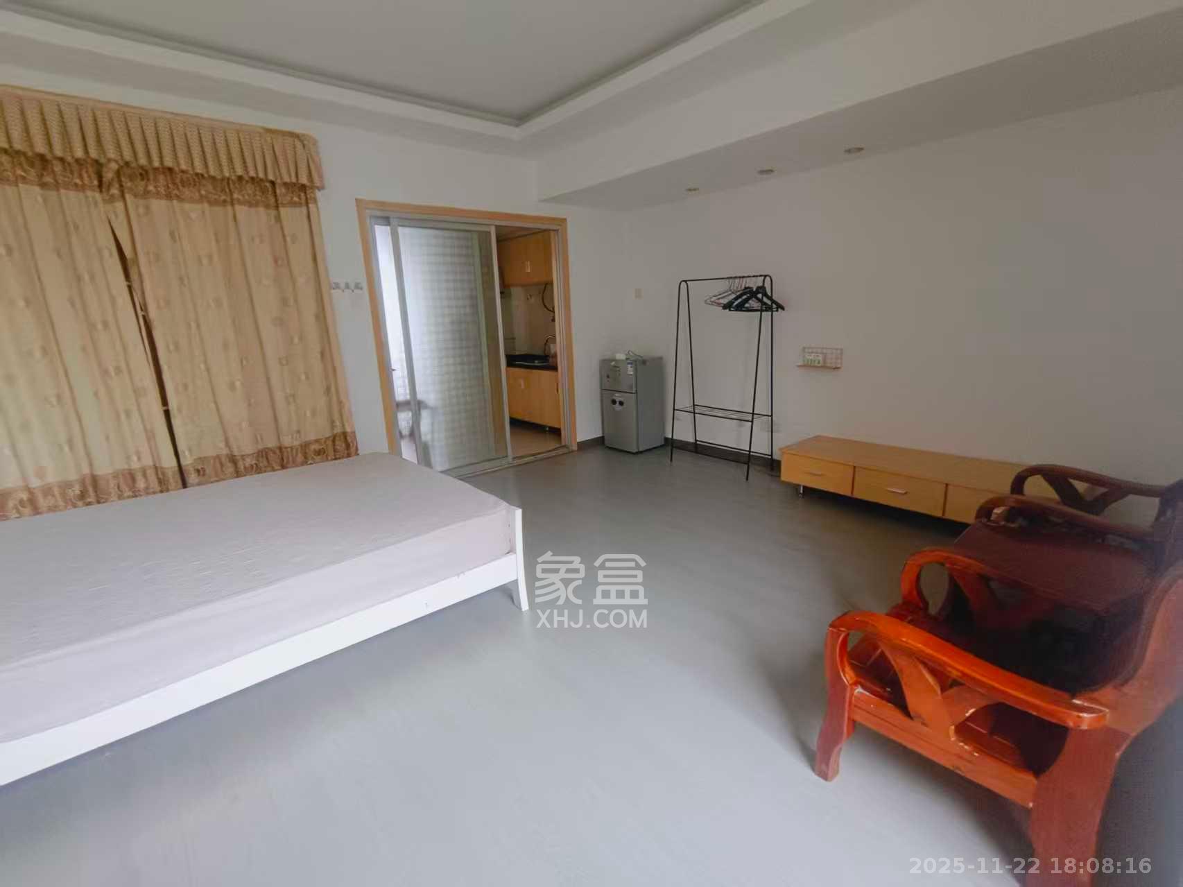 阳光100二期  1室1厅1卫    1300.0元/月室内图