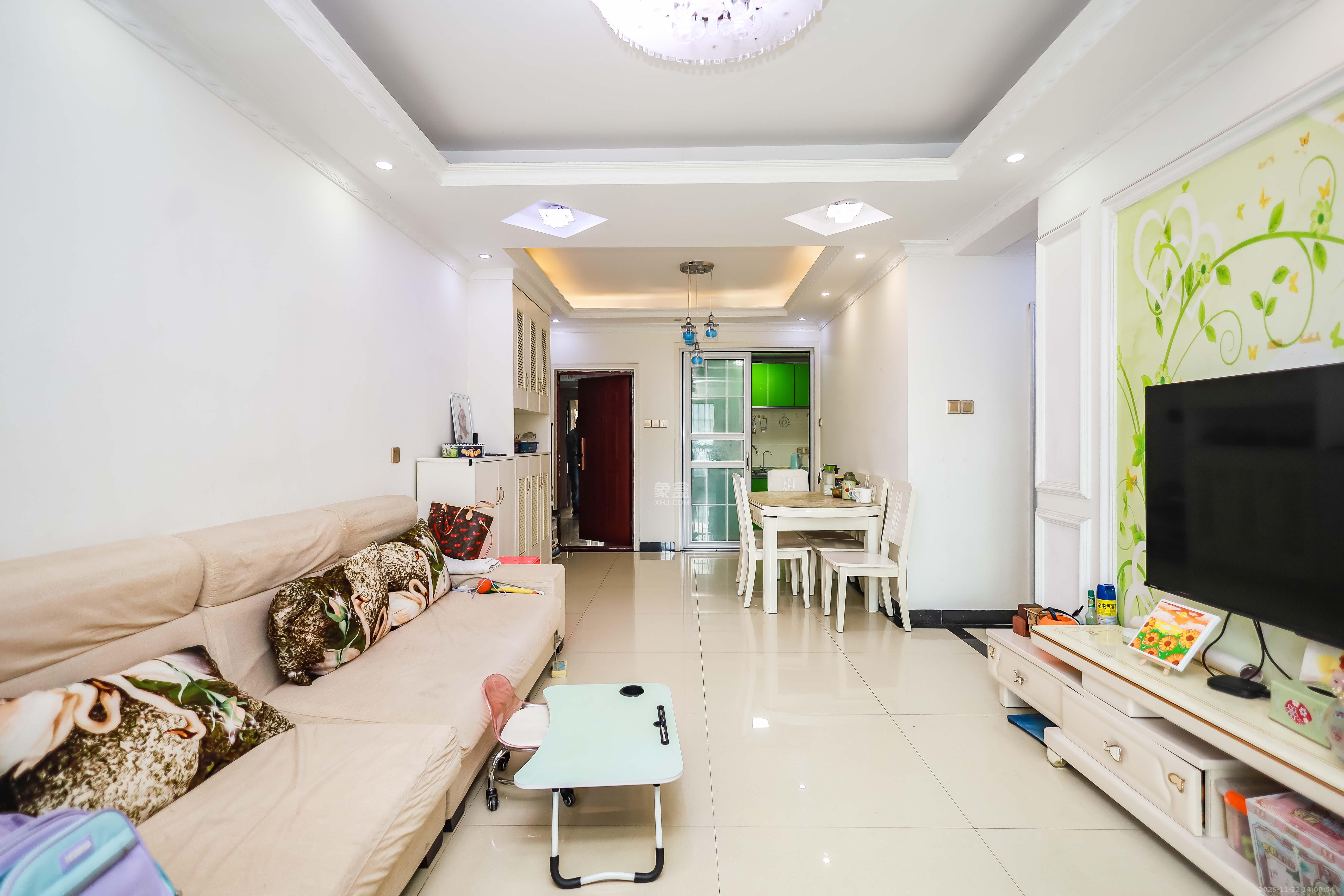 天麓尚层 3室2厅1卫 68.0万 天麓尚层 3室2厅1卫 68.0万客厅