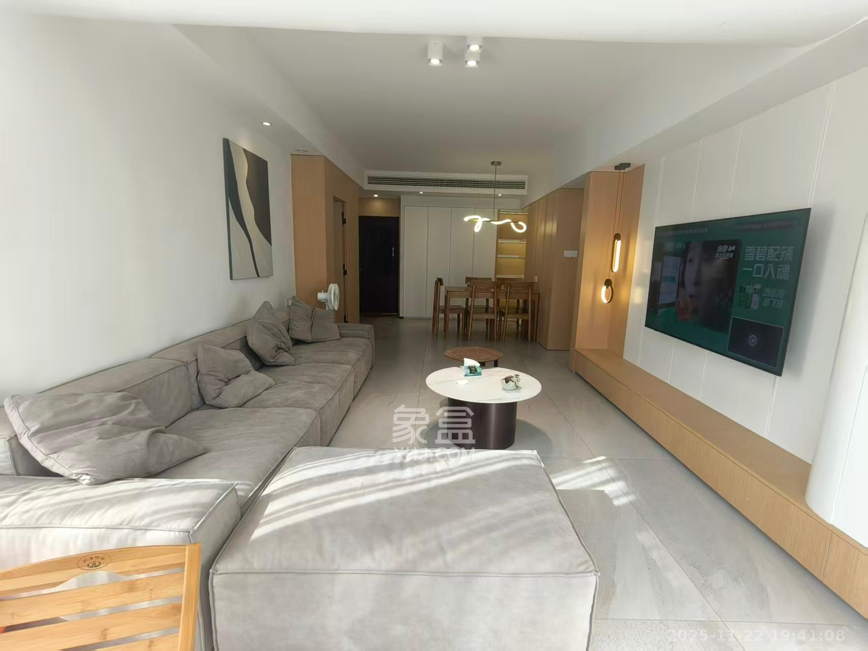 钱隆世家 3室2厅2卫 3200.0元/月 钱隆世家 3室2厅2卫 3200.0元/月室内图