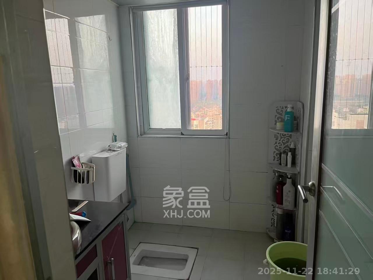 银港水晶城  2室2厅1卫    2300.0元/月室内图