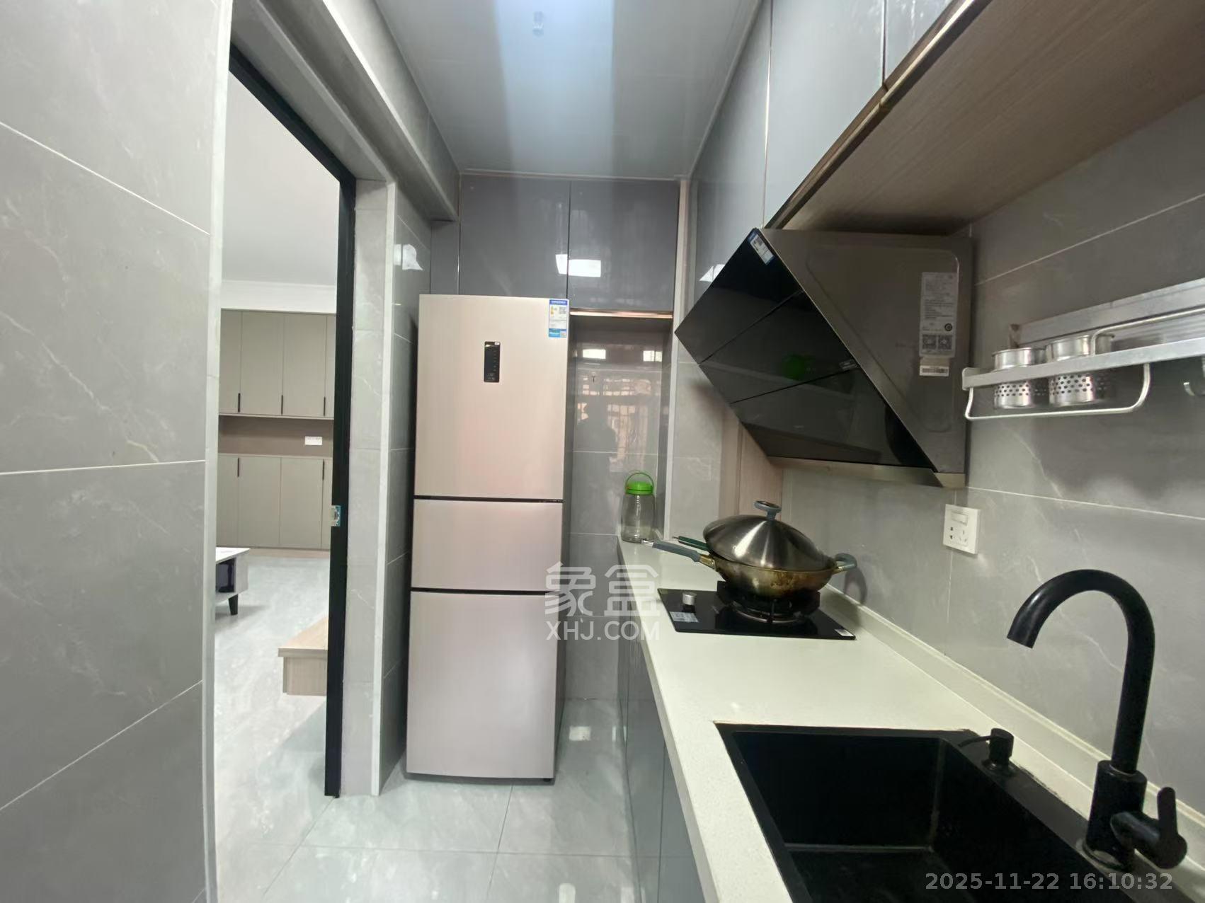 鑫远揽悦（鑫远和城三期）  1室1厅1卫    1600.0元/月室内图