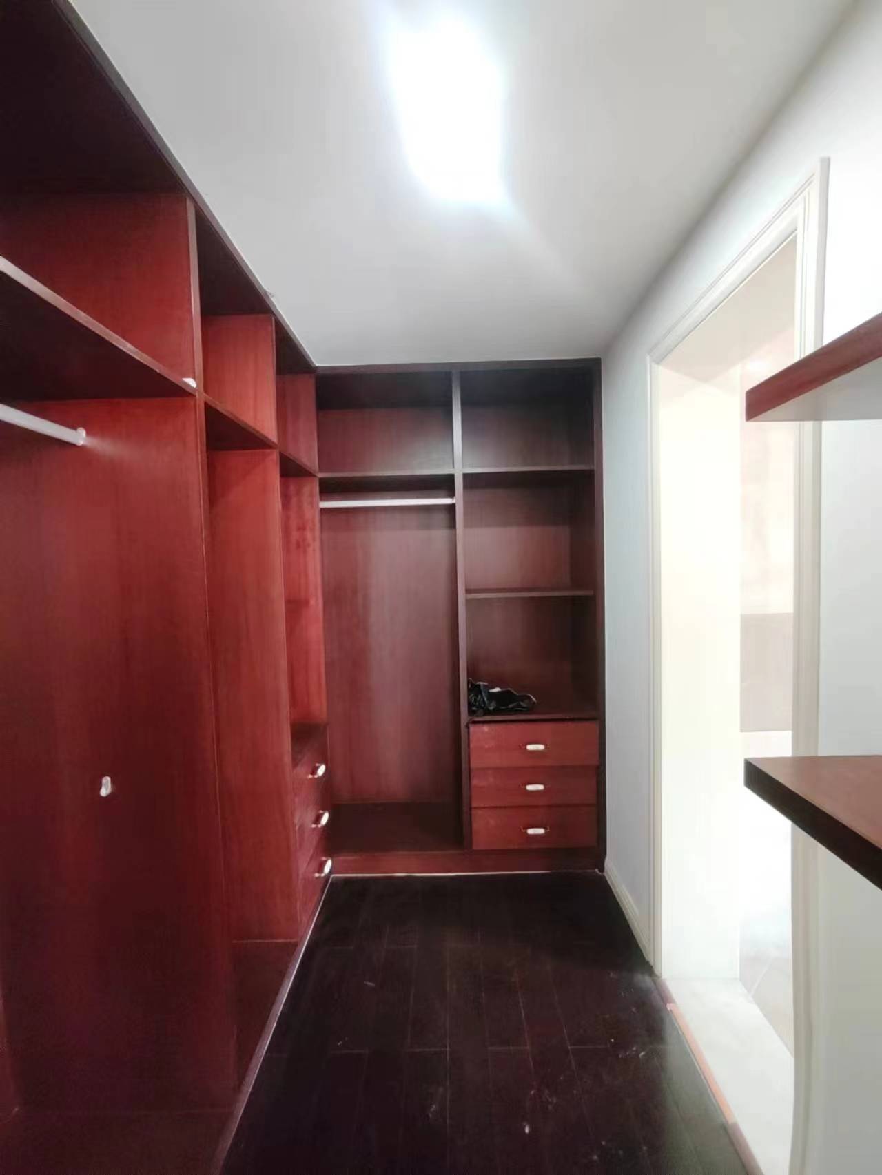 紫荆信息公寓  5室2厅2卫    11000.0元/月室内图