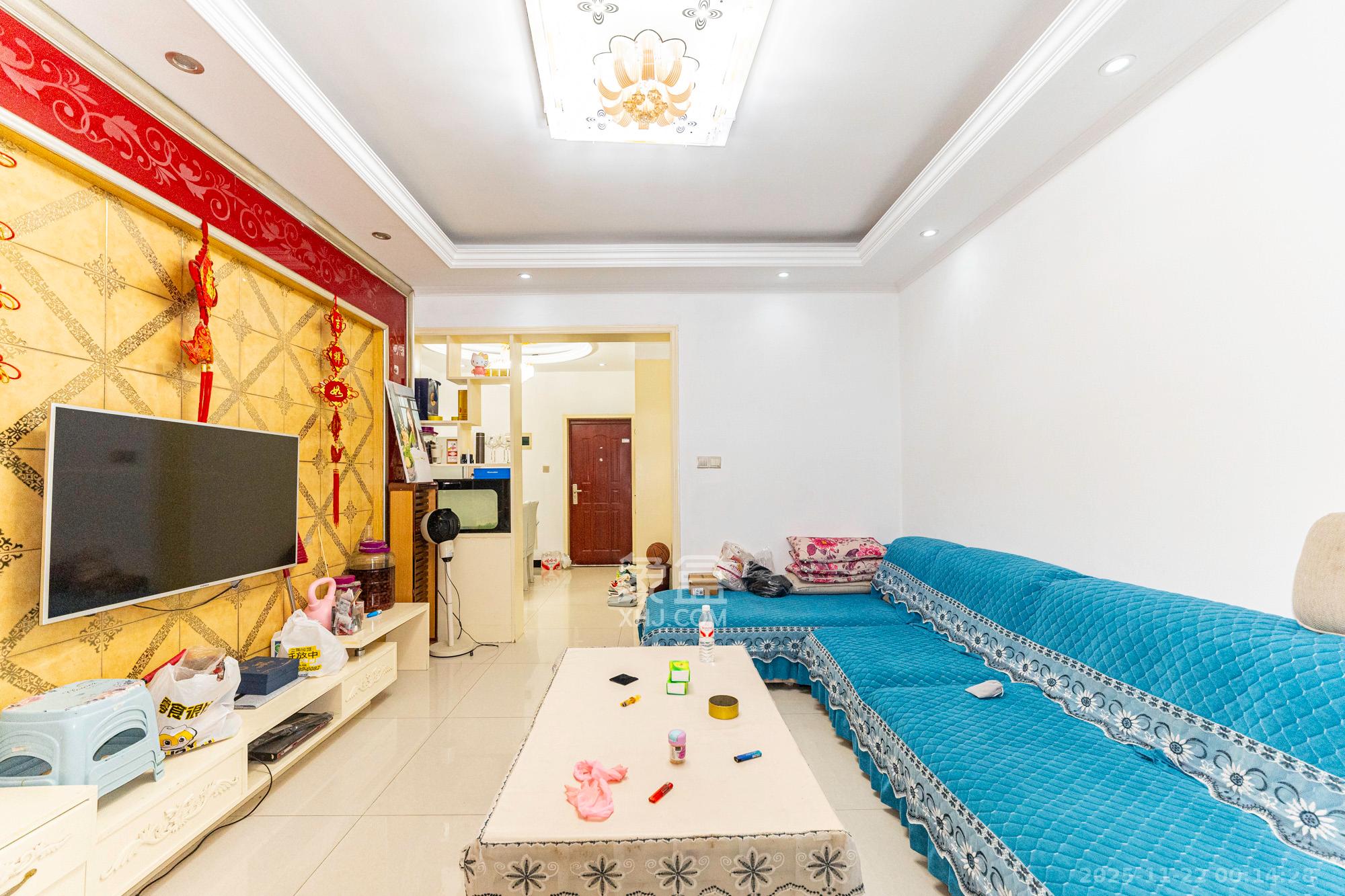 爱琴海岸 3室2厅2卫 64.0万 爱琴海岸 3室2厅2卫 64.0万客厅