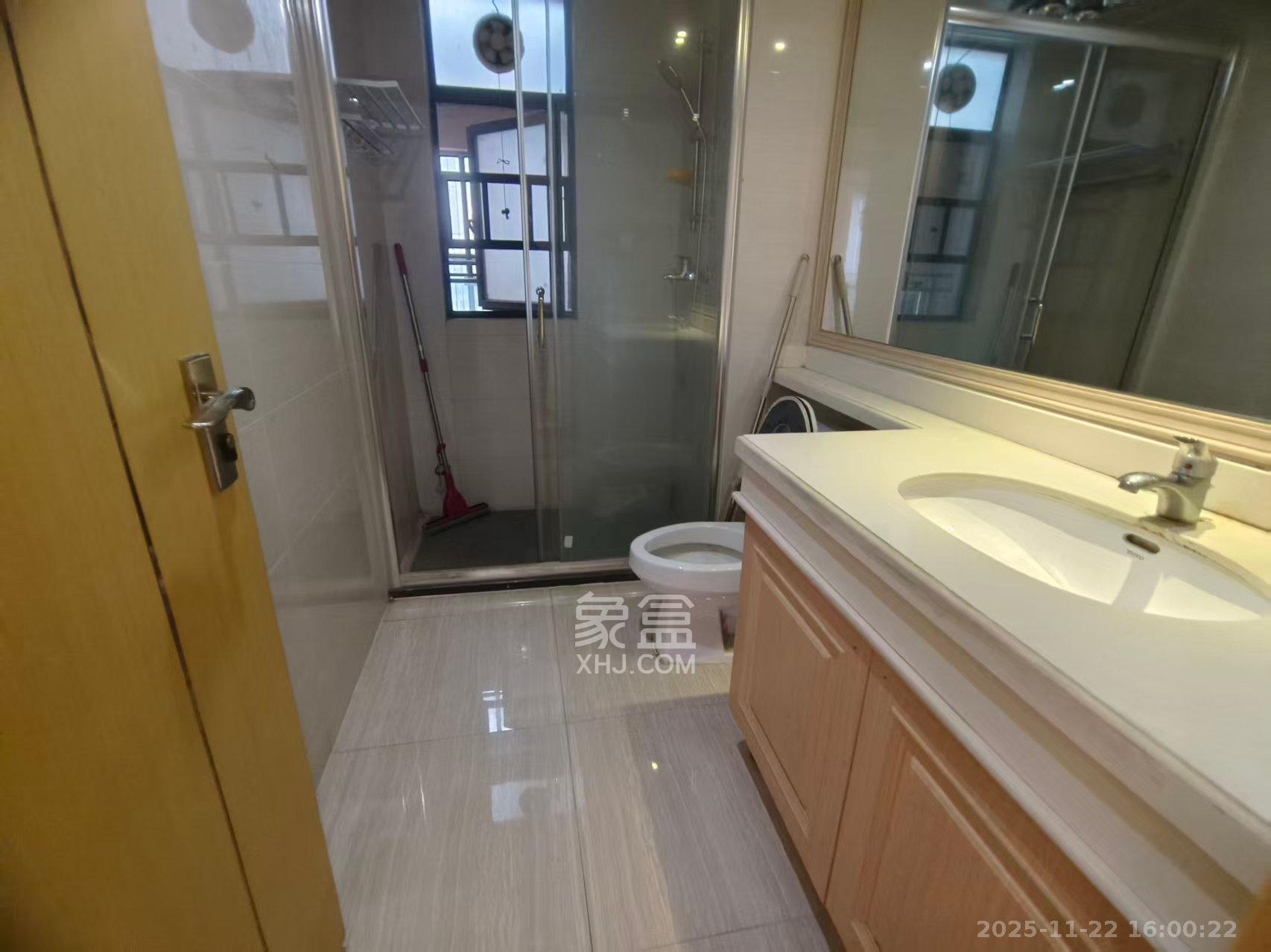 中海国际三期  3室2厅1卫    2400.0元/月室内图