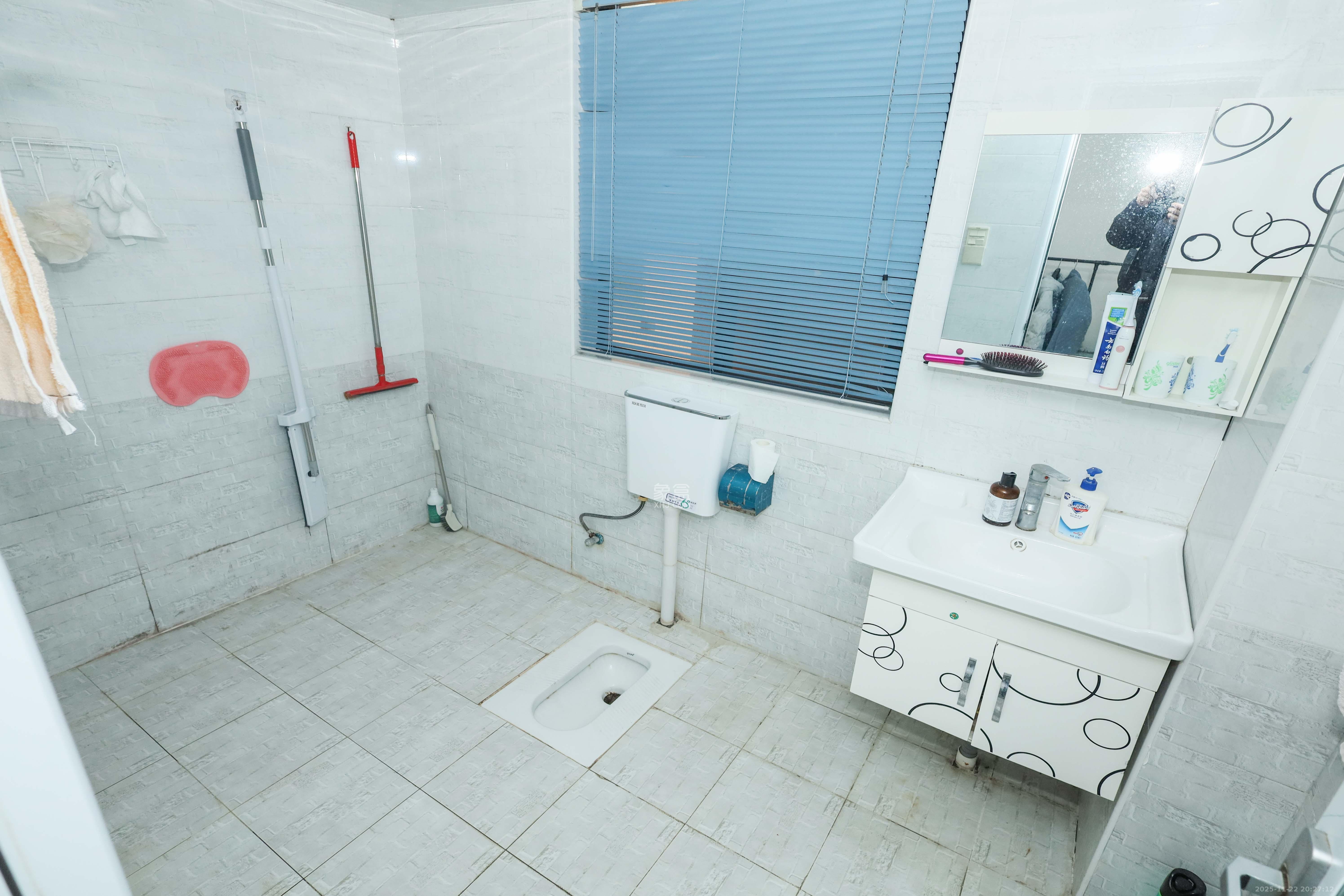 中冶中央公园 3室2厅1卫 82.0万 中冶中央公园 3室2厅1卫 82.0万卫生间