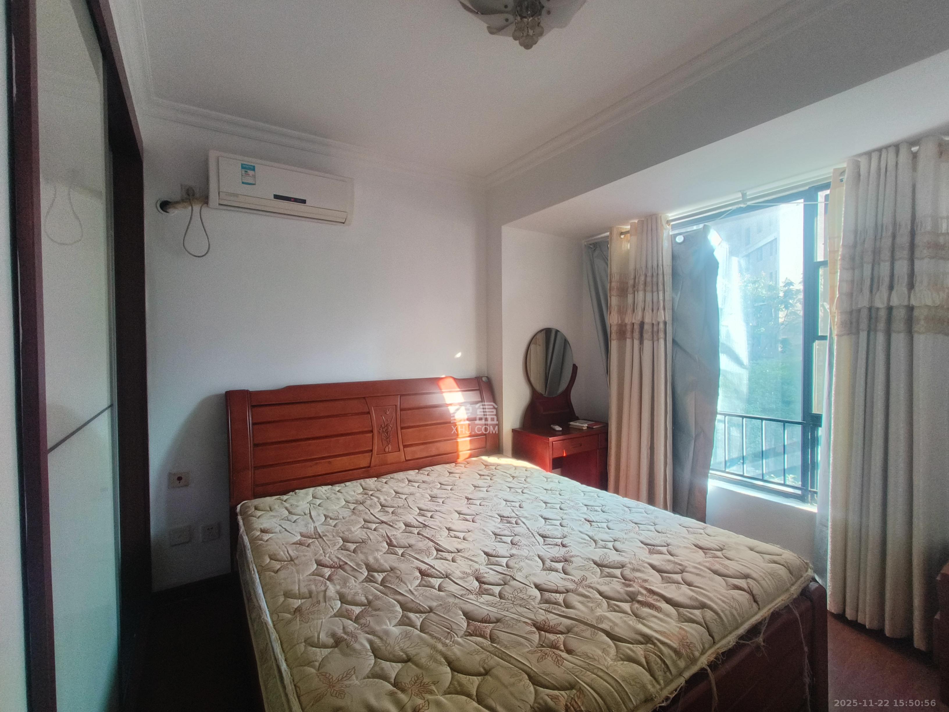 万科城 3室2厅1卫 2500.0元/月 万科城 3室2厅1卫 2500.0元/月室内图