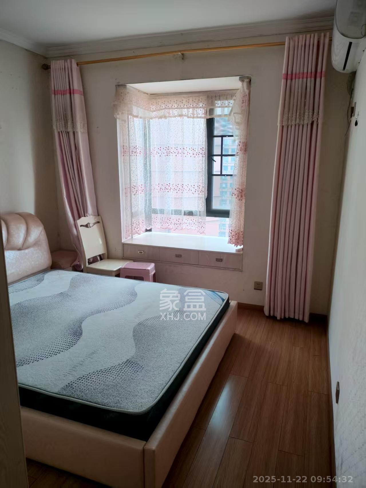 紫华郡 3室2厅2卫 2000.0元/月 紫华郡 3室2厅2卫 2000.0元/月室内图