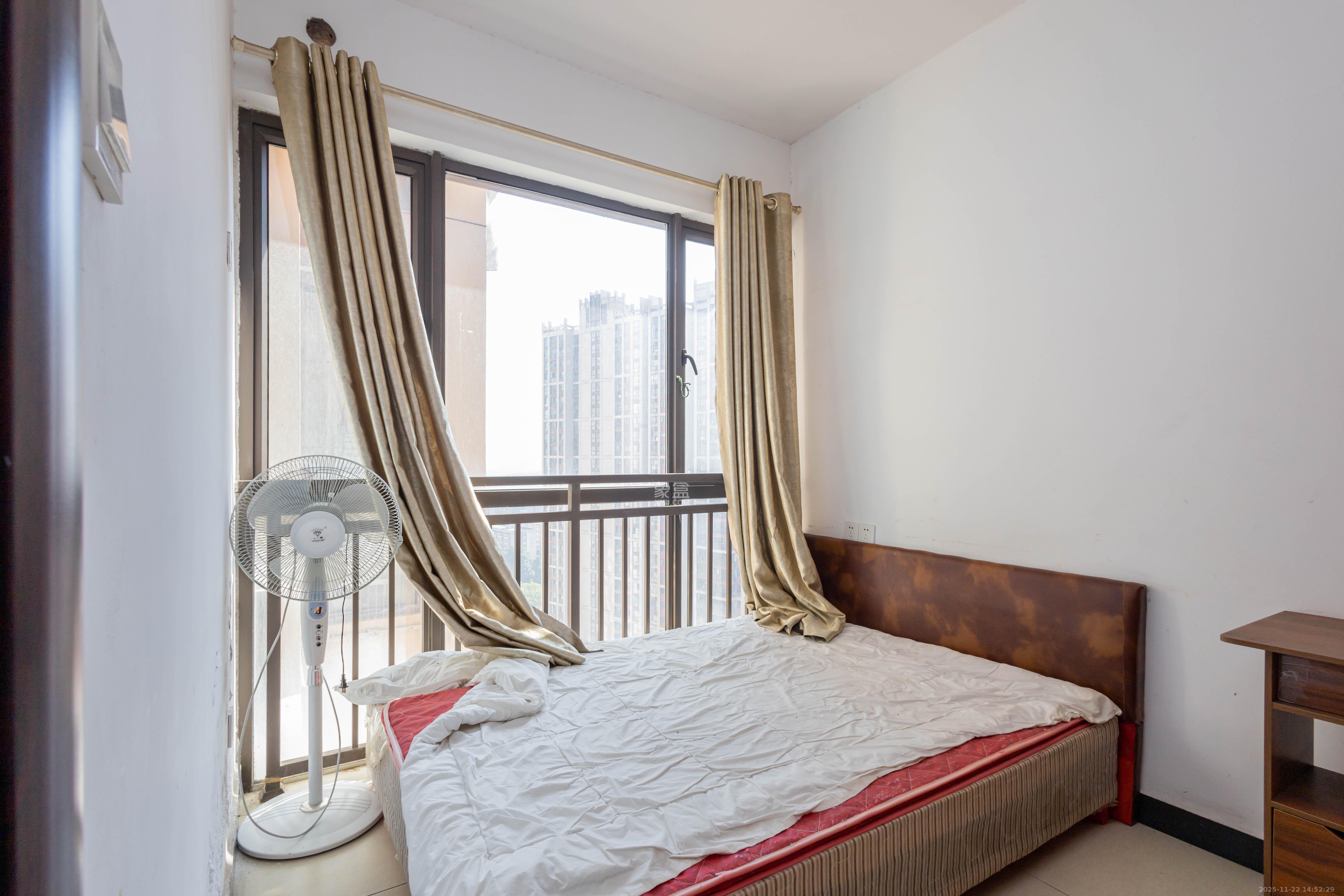 旭辉华庭 1室2厅1卫 62.0万 旭辉华庭 1室2厅1卫 62.0万卧室